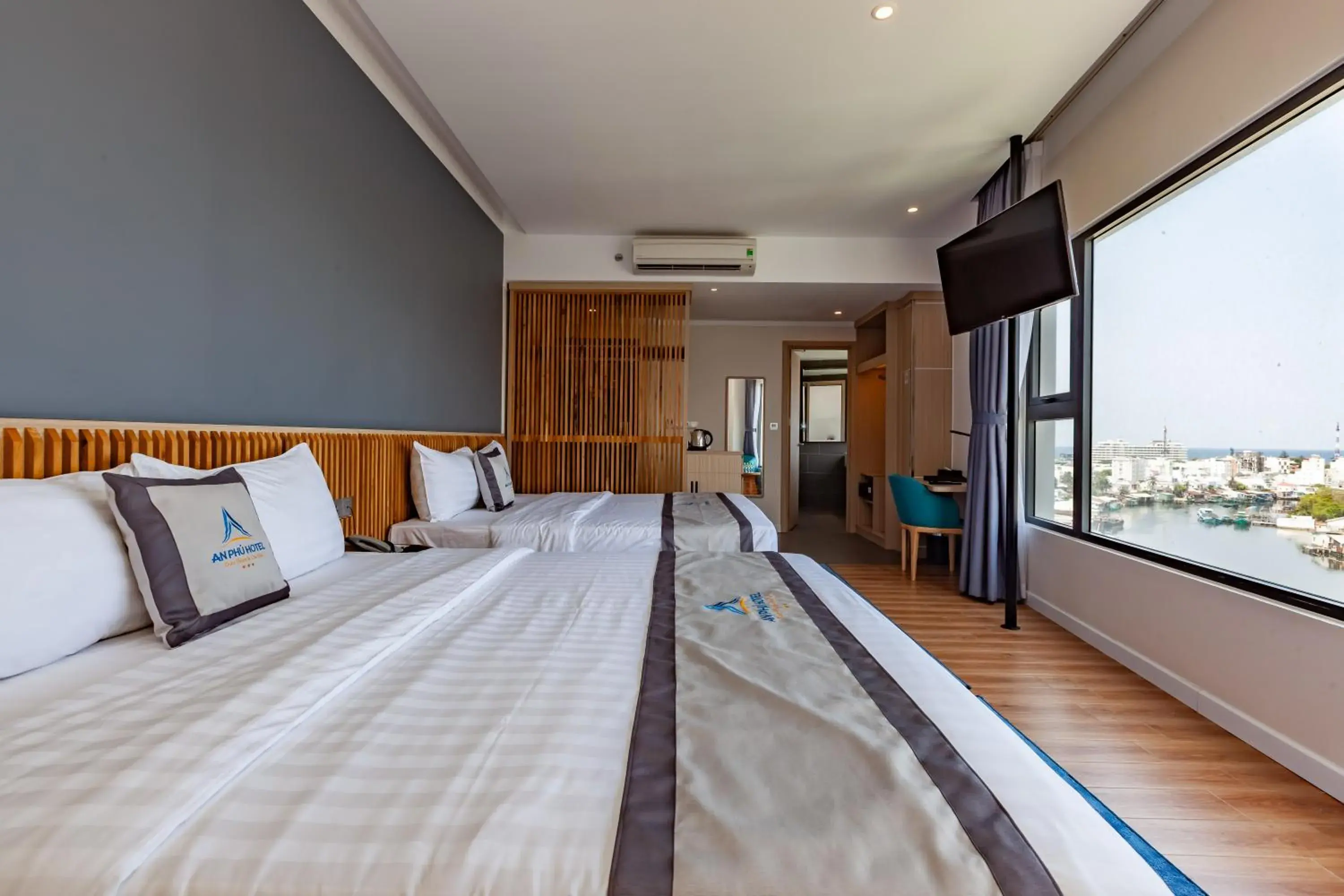 Bedroom in An Phu Hotel