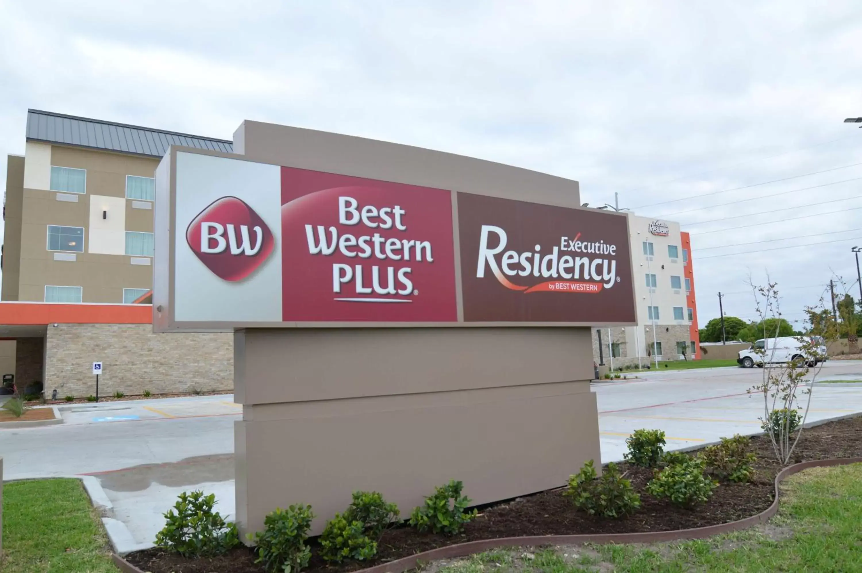 Property Building in Best Western Executive Residency IH-37 Corpus Christi