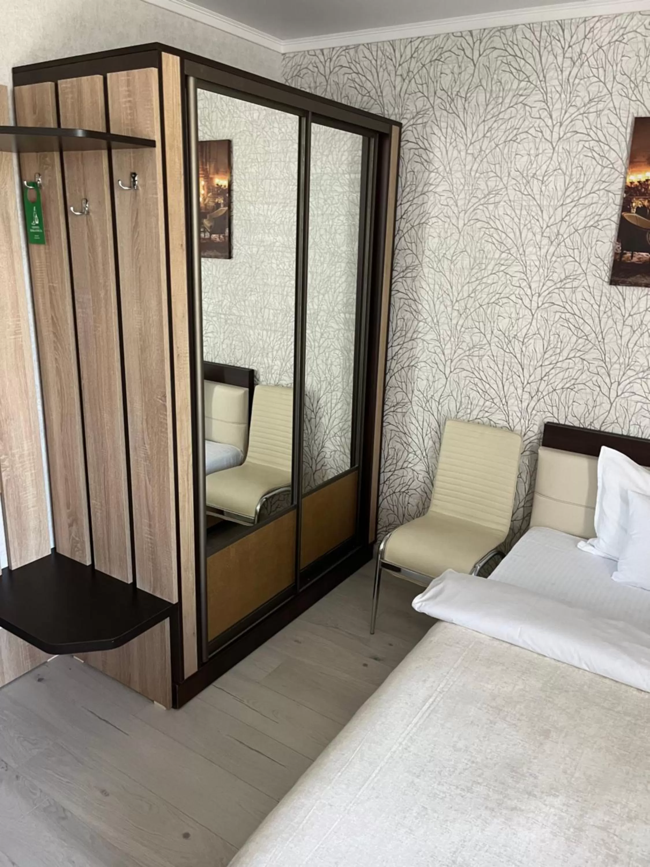 wardrobe, Bed in Elite Hotel