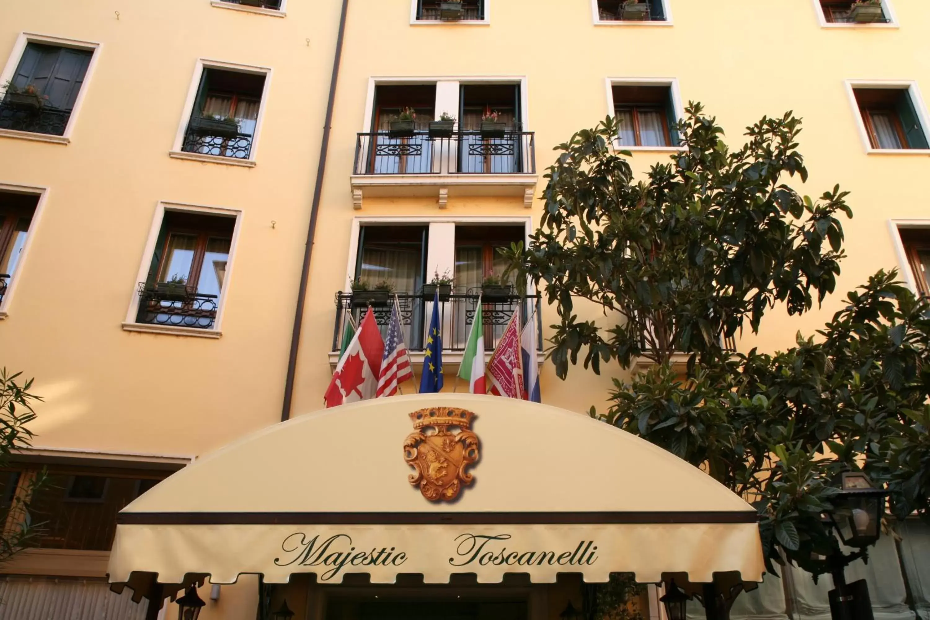 Property Building in Majestic Toscanelli (centro storico)