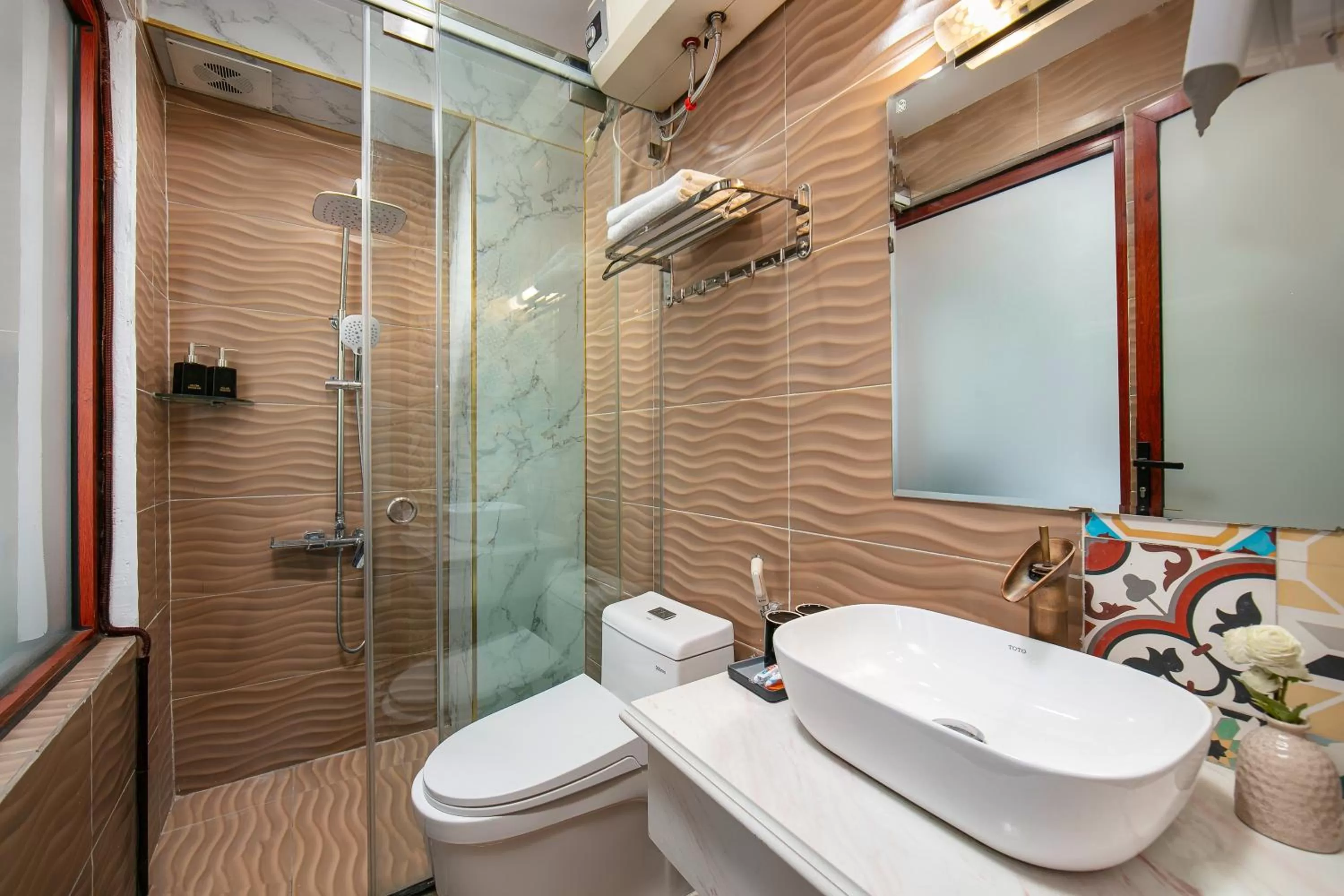 Shower, Bathroom in Cristina Center Hotel & Spa