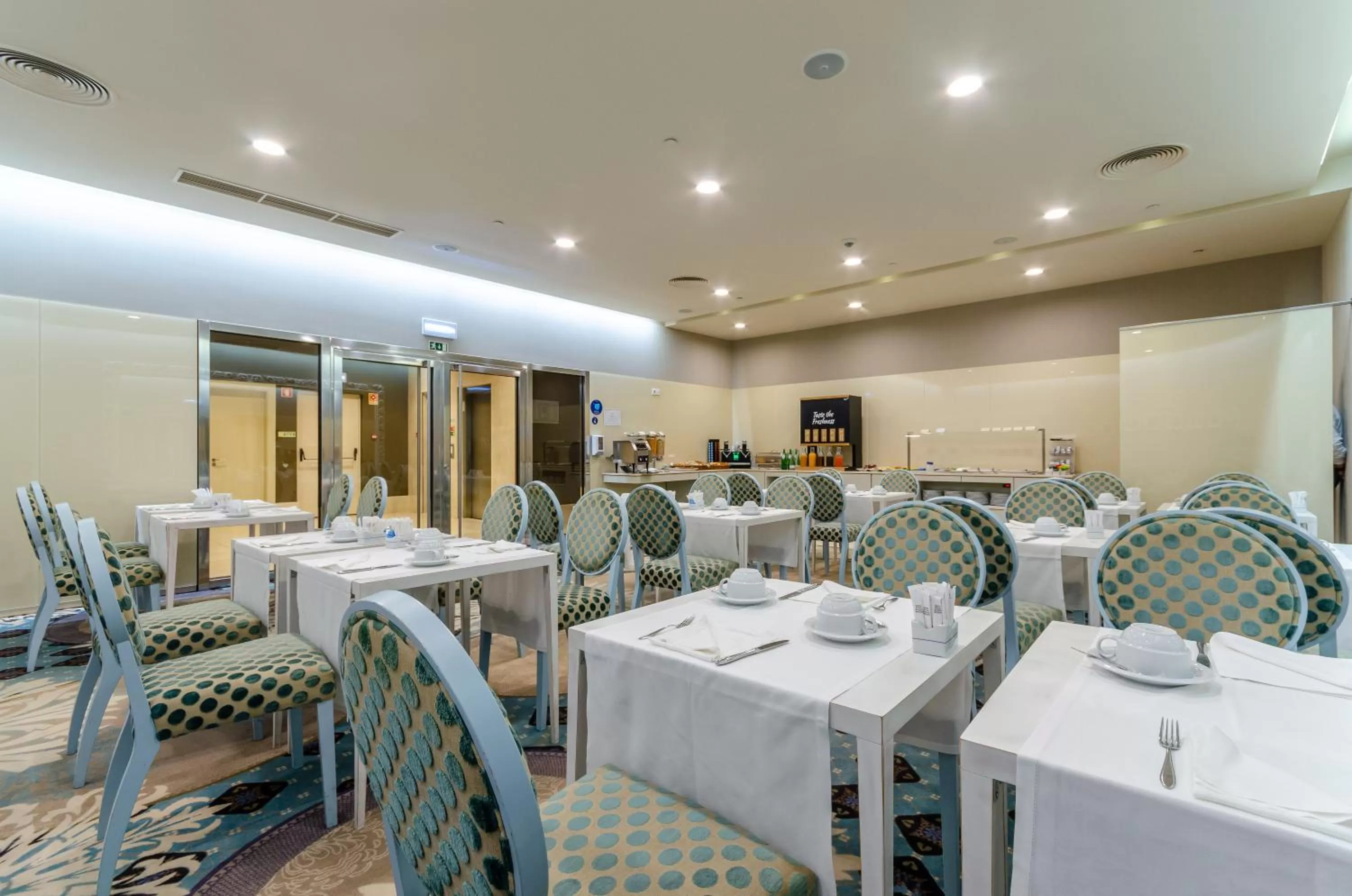 Buffet breakfast in Olissippo Saldanha