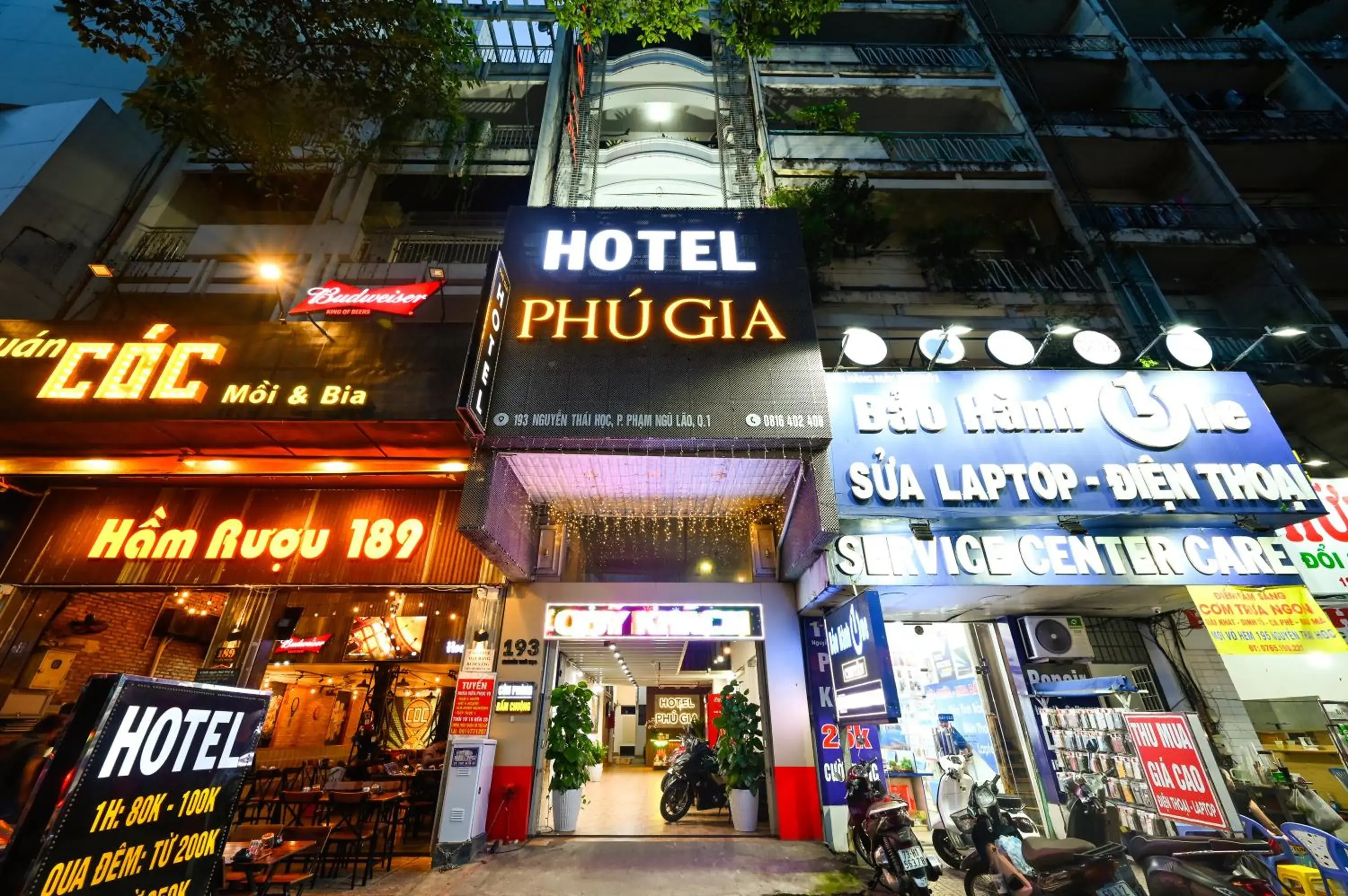 Phu Gia Hotel 193 Nguyen Thai Hoc Street