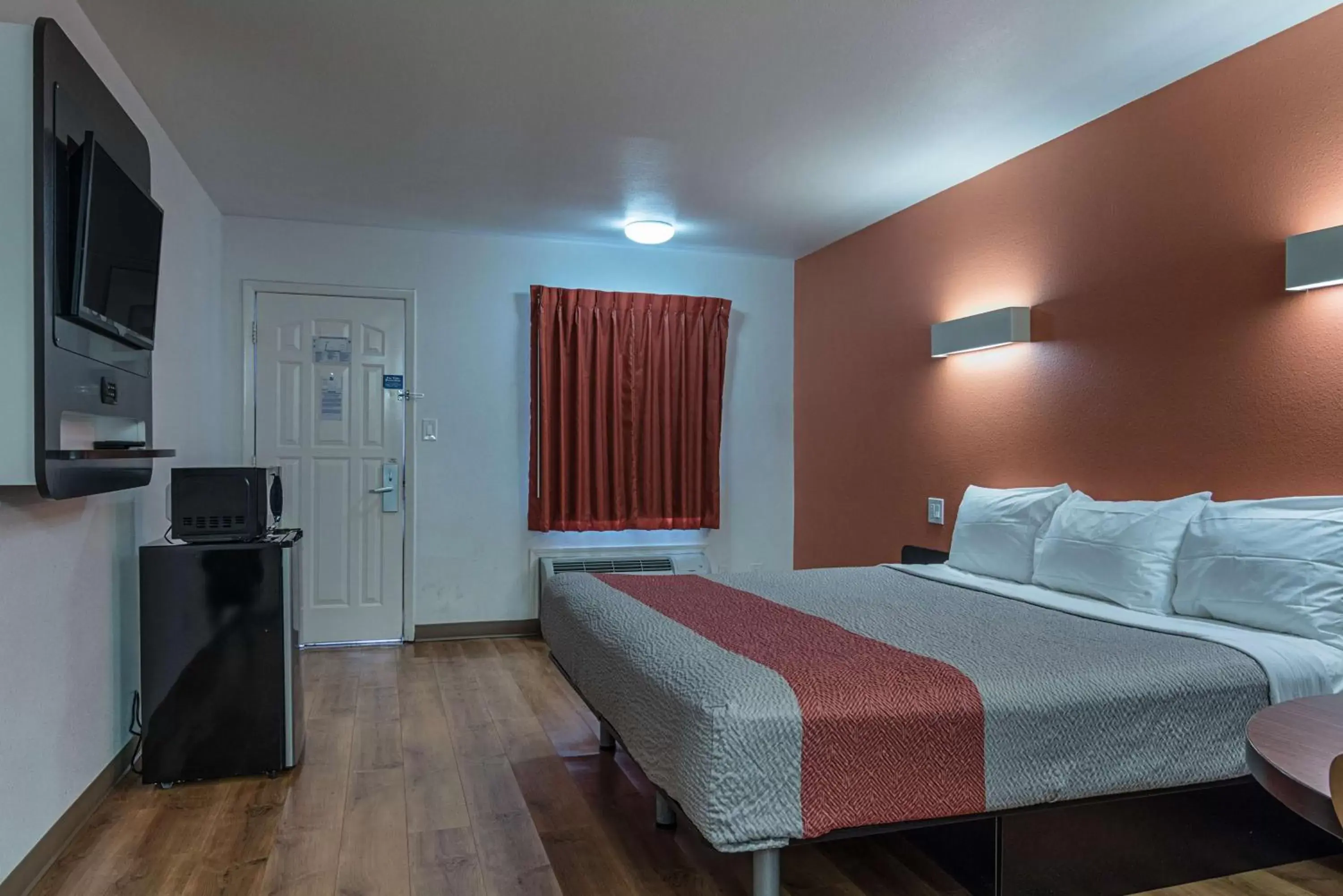 King Room - Disability Access - Non-Smoking in Motel 6-Texarkana, AR