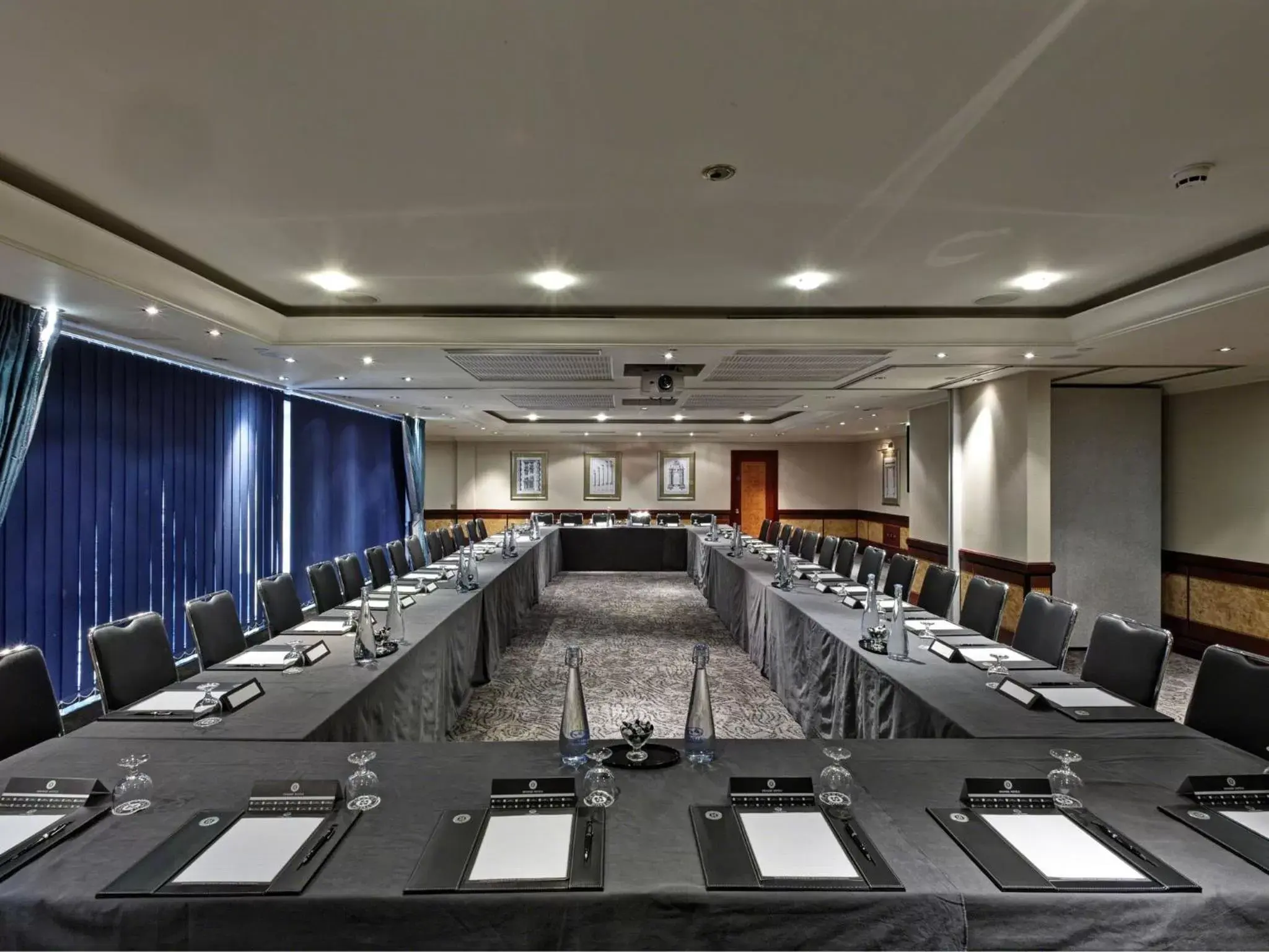 Meeting/conference room in Leonardo Royal Hotel London City - Tower of London