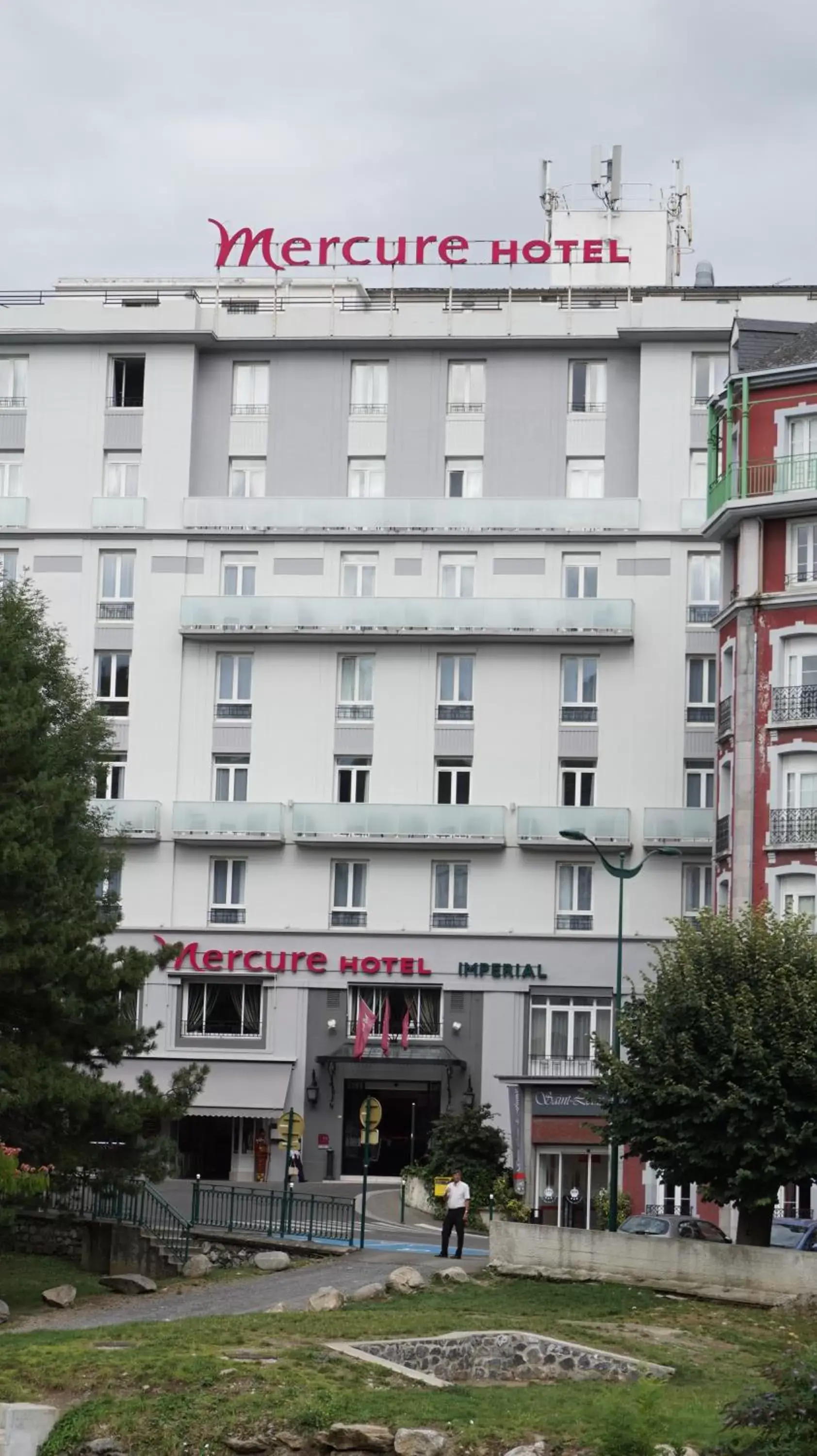 Property building, Garden in Mercure Lourdes Impérial