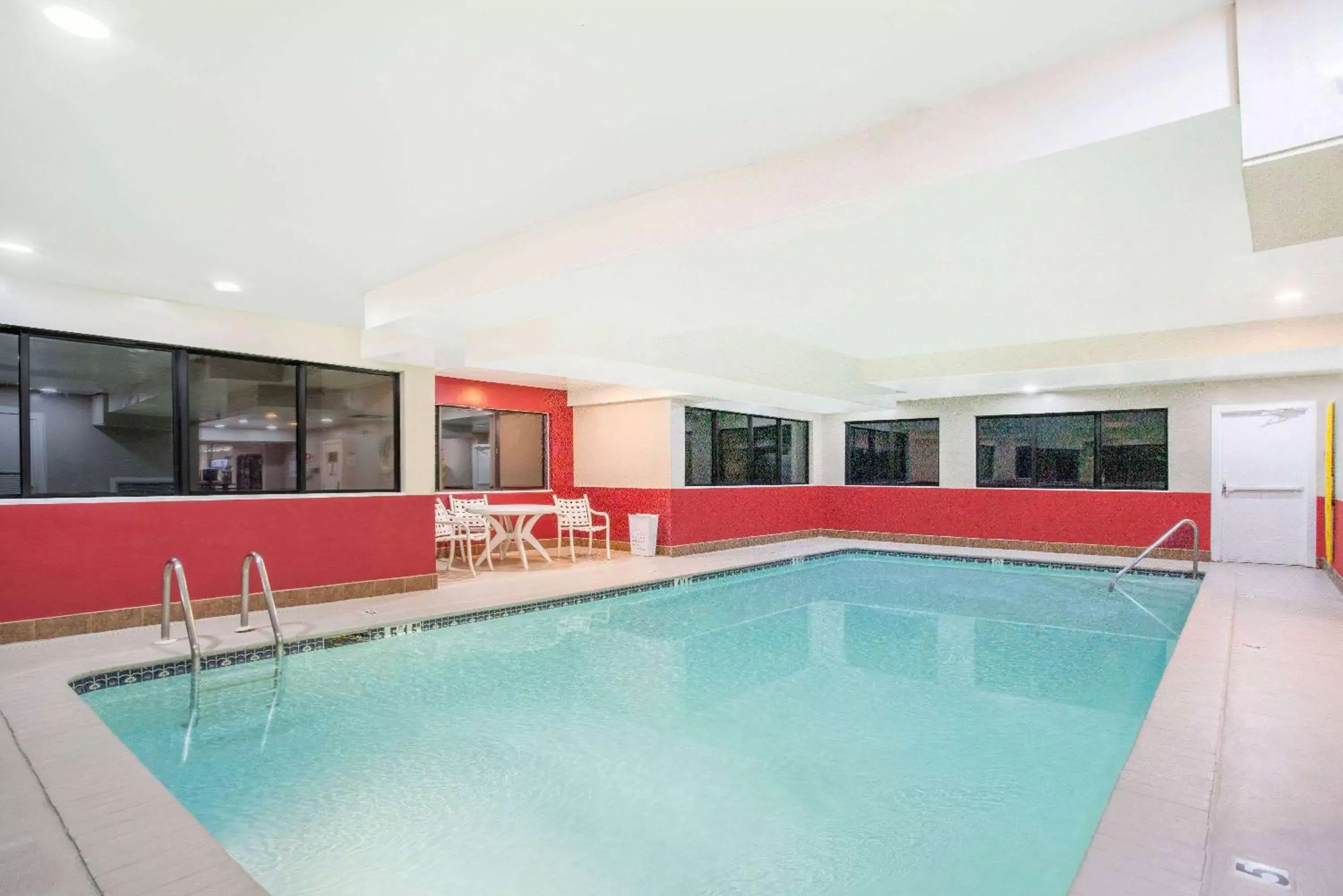 Pool view, Swimming Pool in Super 8 by Wyndham Gettysburg