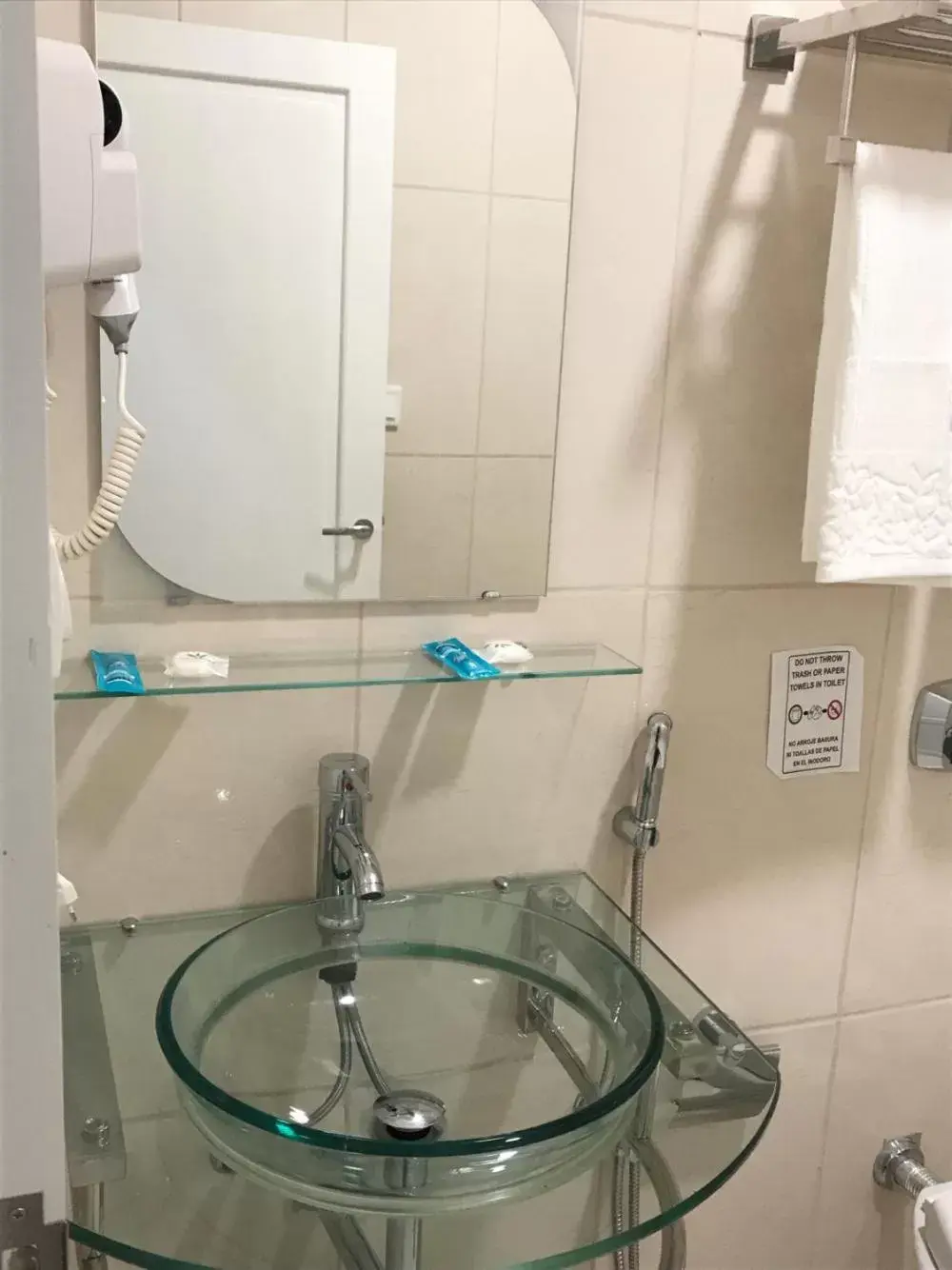 Superior Triple Room in Hotel Amayal Superior Triple Room in Hotel Amayal