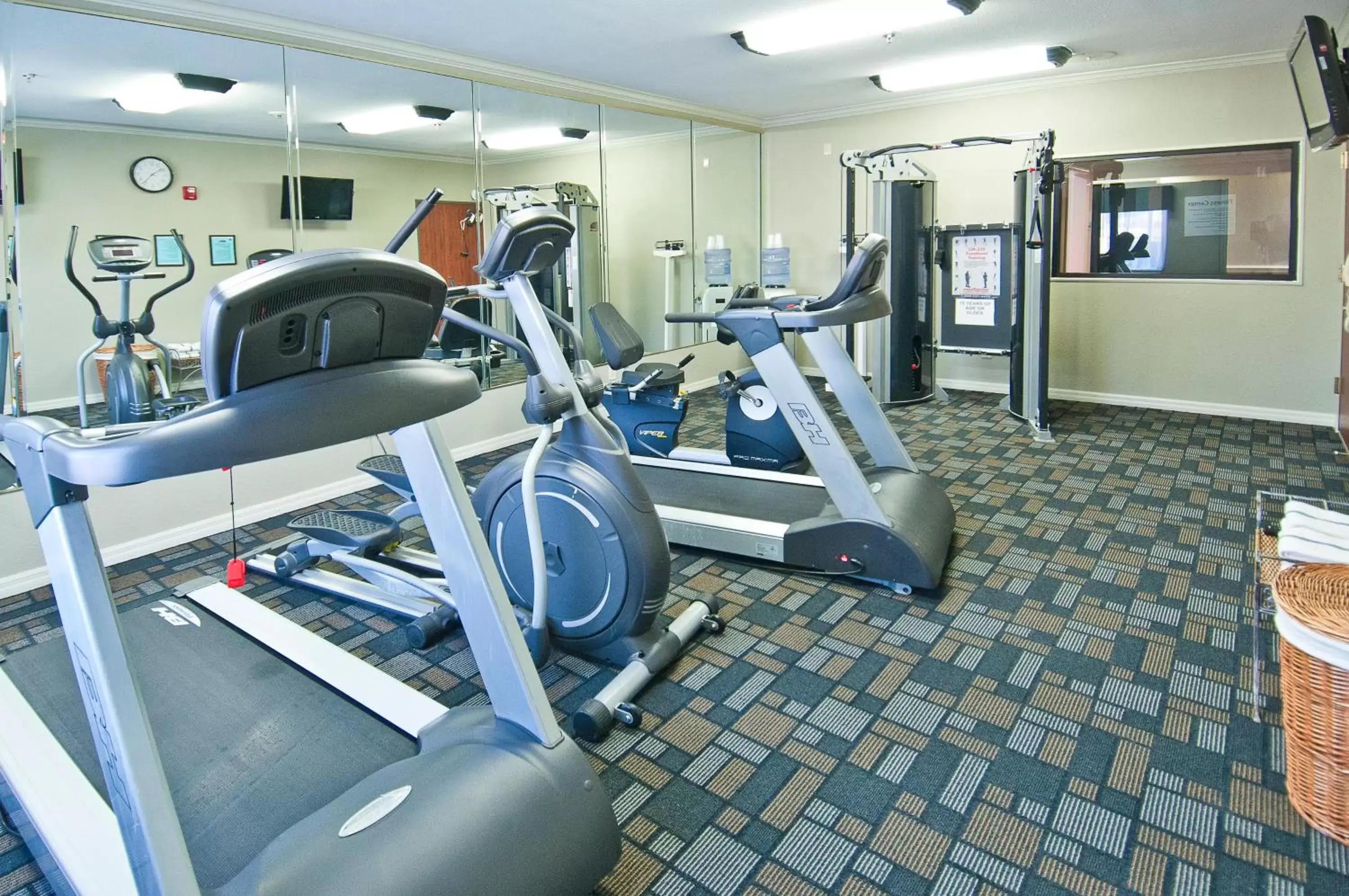 Fitness centre/facilities, Fitness Center/Facilities in Holiday Inn Express Hotel and Suites Lake Charles, an IHG Hotel