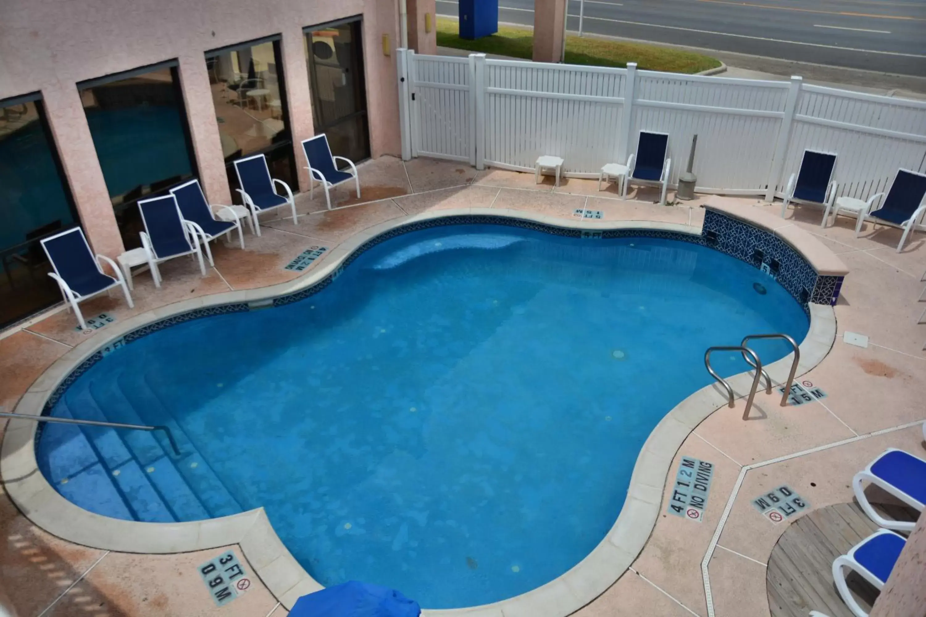 Swimming pool, Pool View in Flamingo Inn
