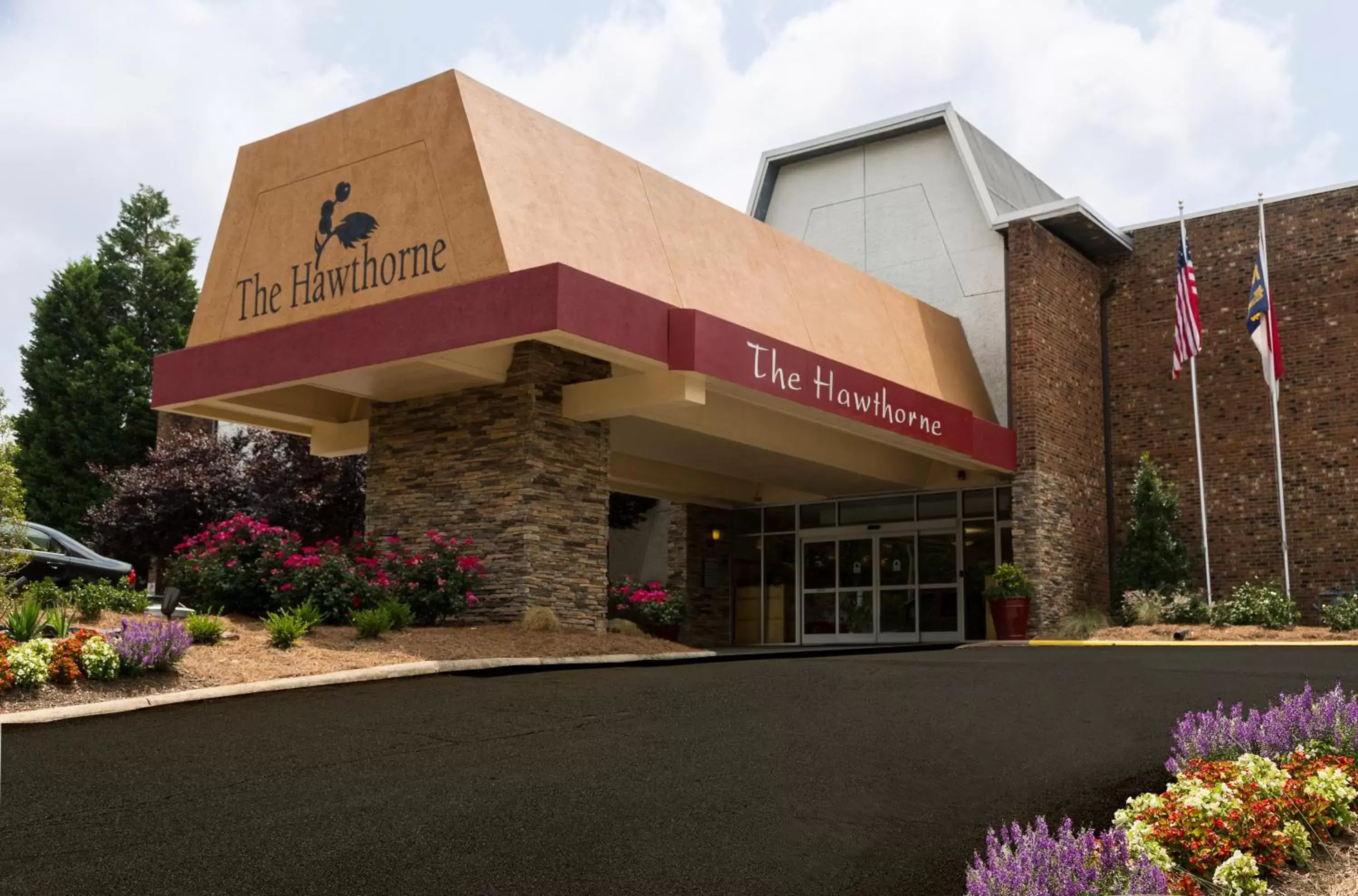 Facade/entrance, Property Building in Hawthorne Inn & Conference Center