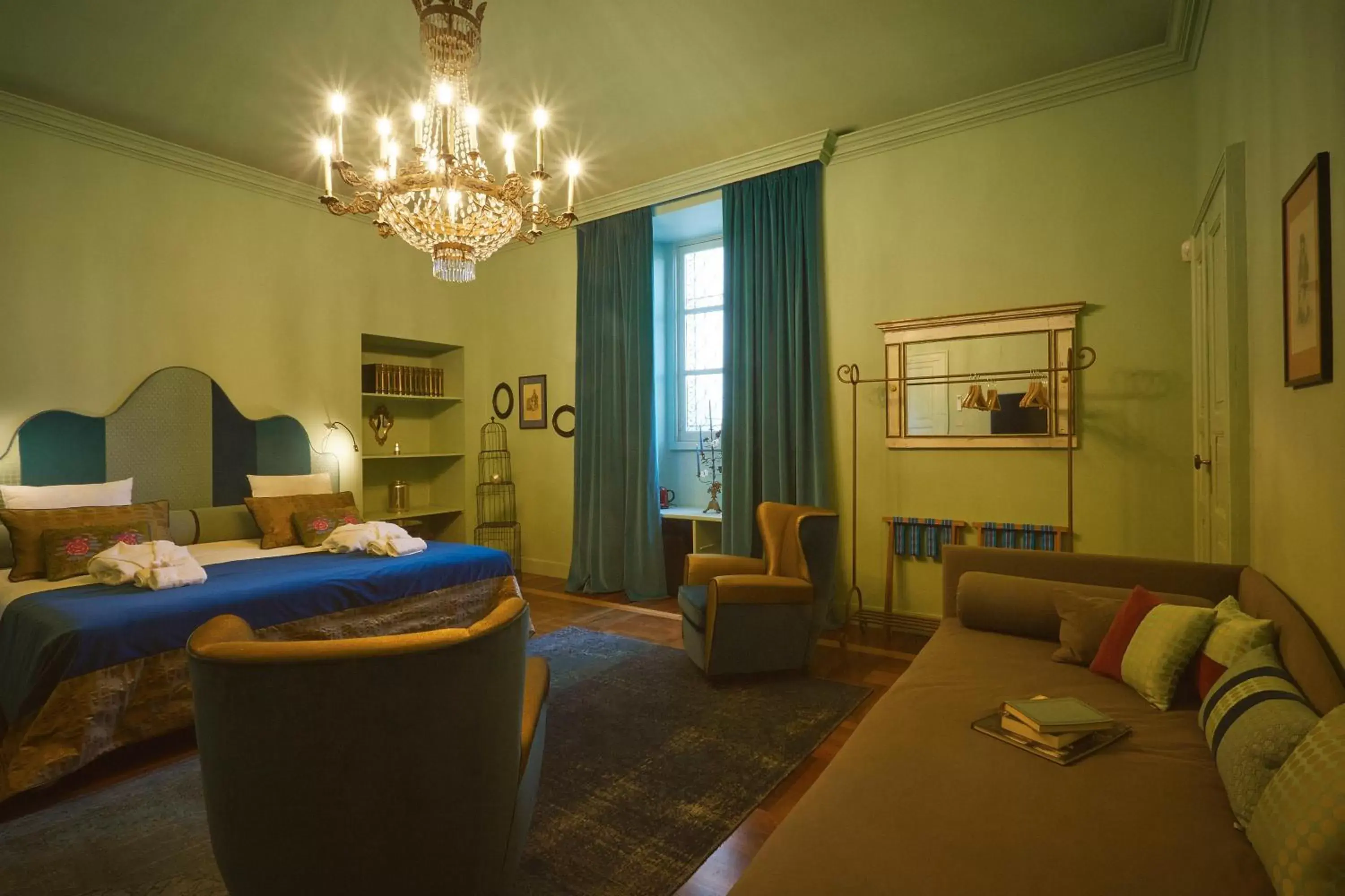 Deluxe King Room in Look To Deluxe King Room in Look To