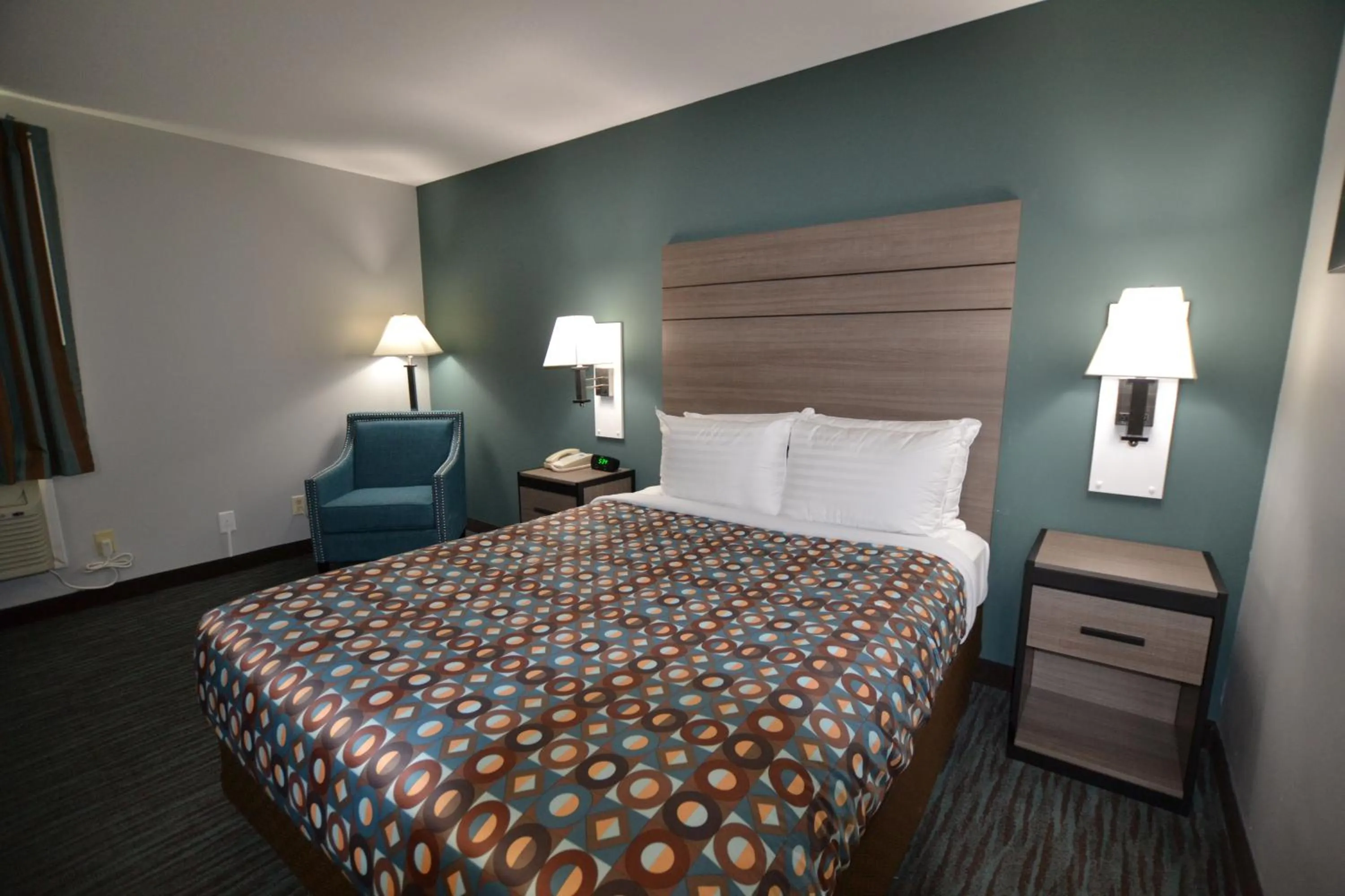 Photo of the whole room, Bed in Countryside Inn & Suites Omaha East-Council Bluffs IA