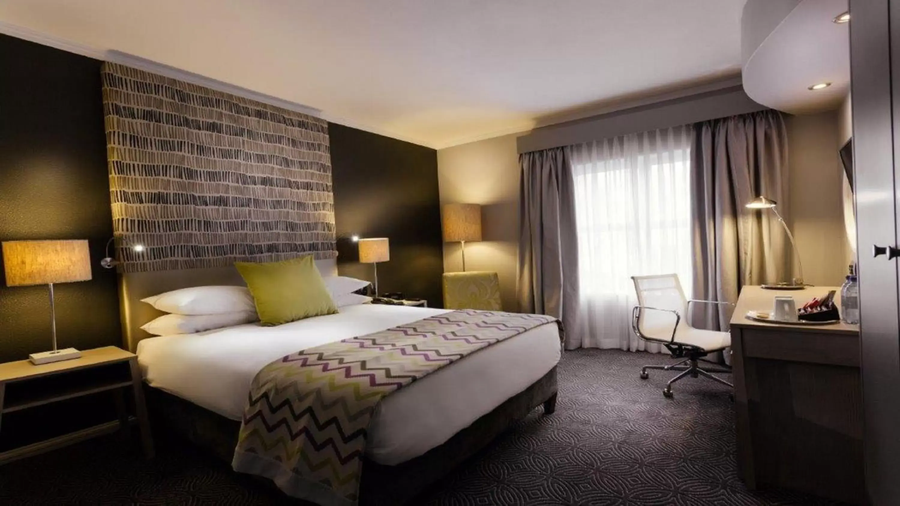 Photo of the whole room, Bed in Holiday Inn Johannesburg Airport, an IHG Hotel