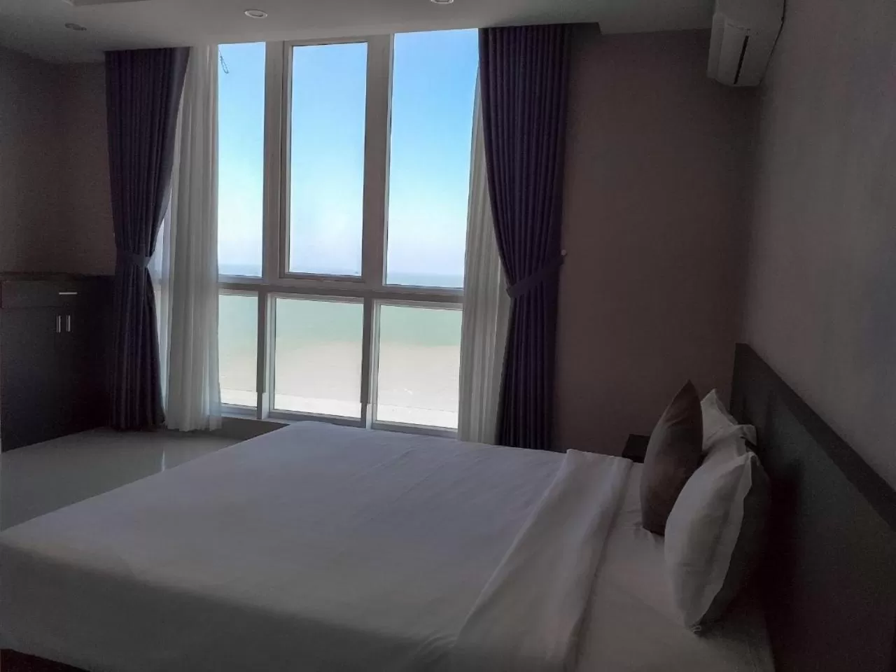Sea view, Bed in Khách sạn San Hô Vũng Tàu (Coral Hotel)