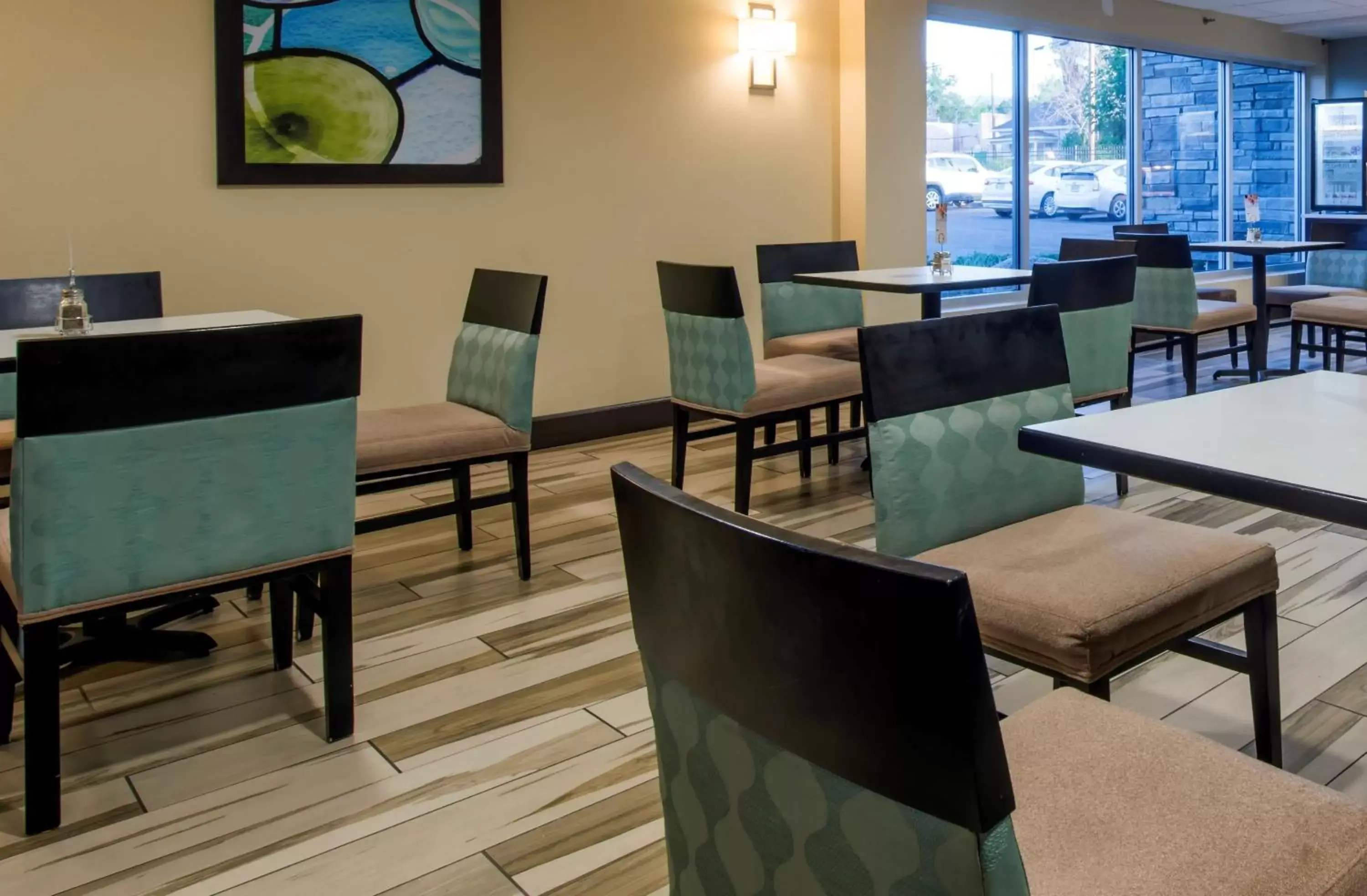 Breakfast, Restaurant/Places to Eat in Holiday Inn Express & Suites Colorado Springs Central, an IHG Hotel