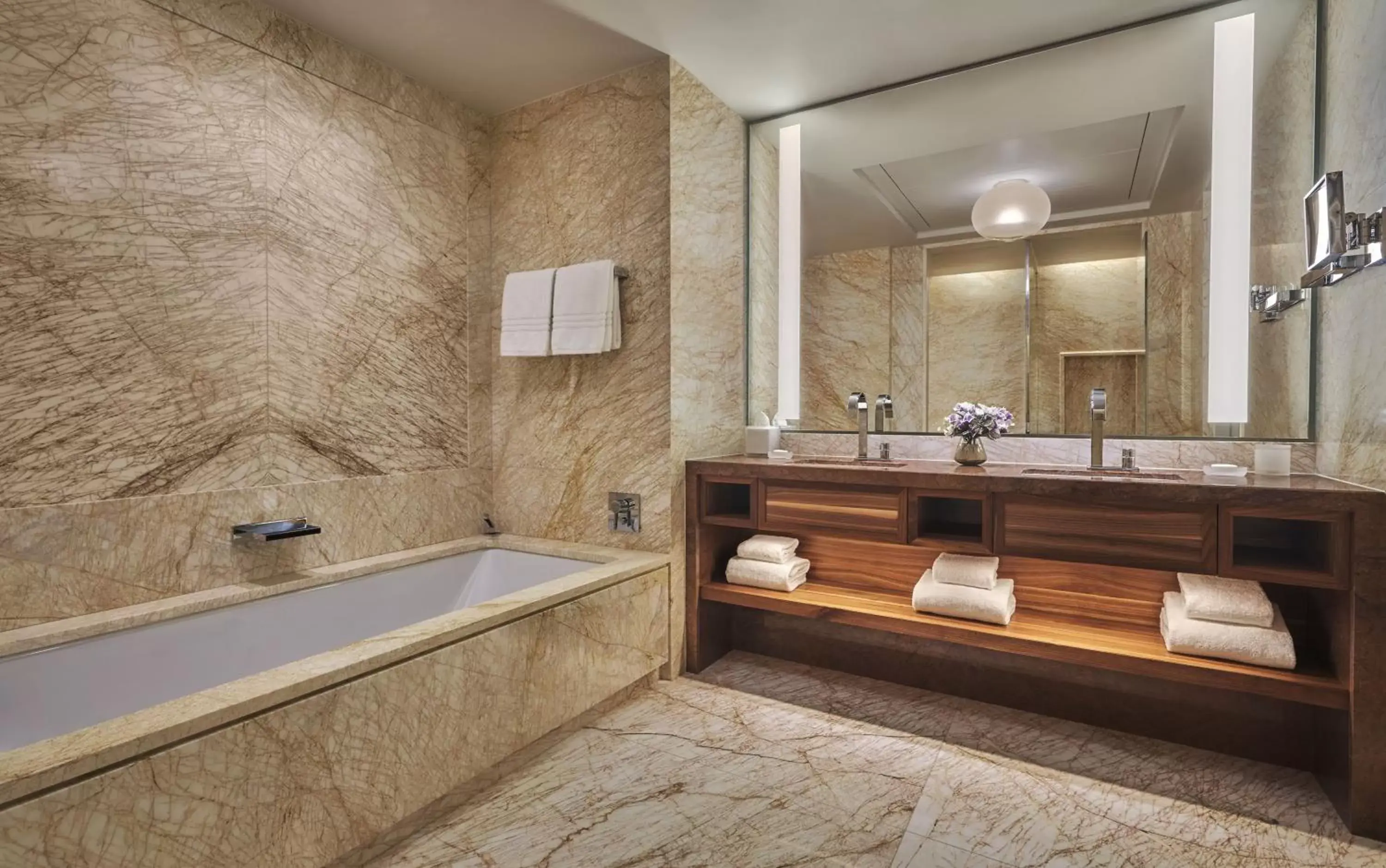 Bathroom in Four Seasons Hotel Madrid