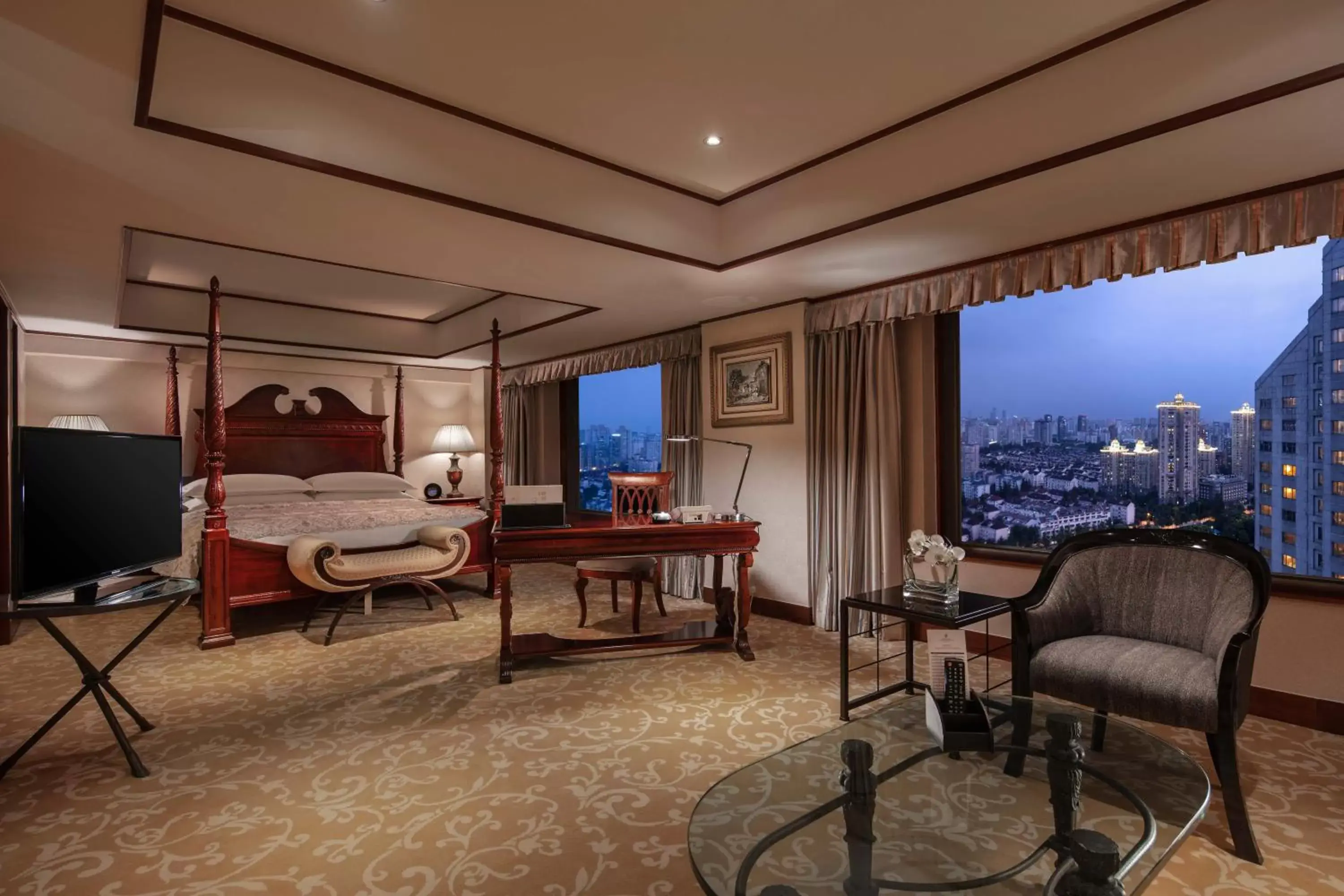 Bedroom, Seating Area in Hongqiao Jin Jiang Hotel (Formerly Sheraton Shanghai Hongqiao Hotel)