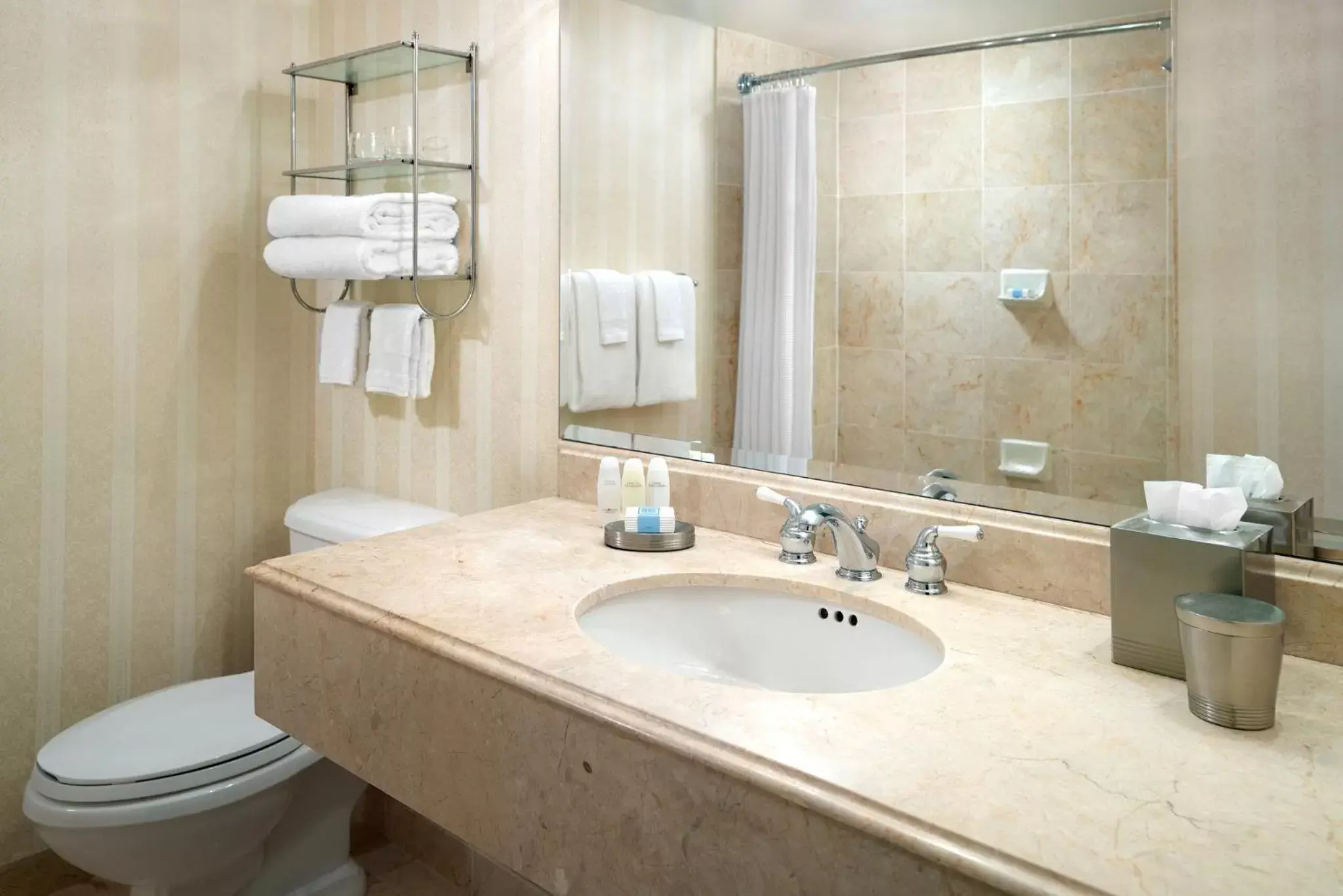 Bathroom in Omni Shoreham Hotel