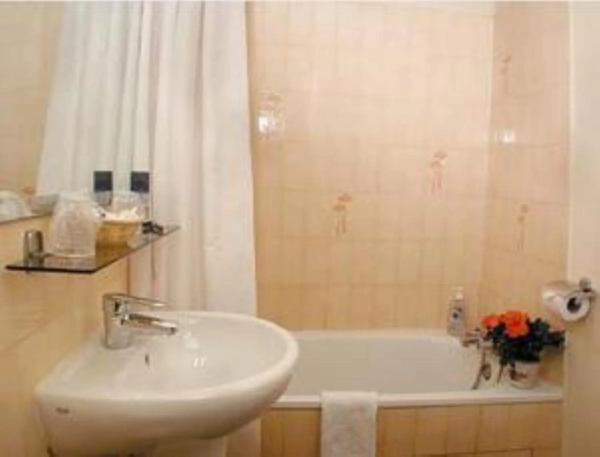 Toilet in Hôtel de France Quartier Latin