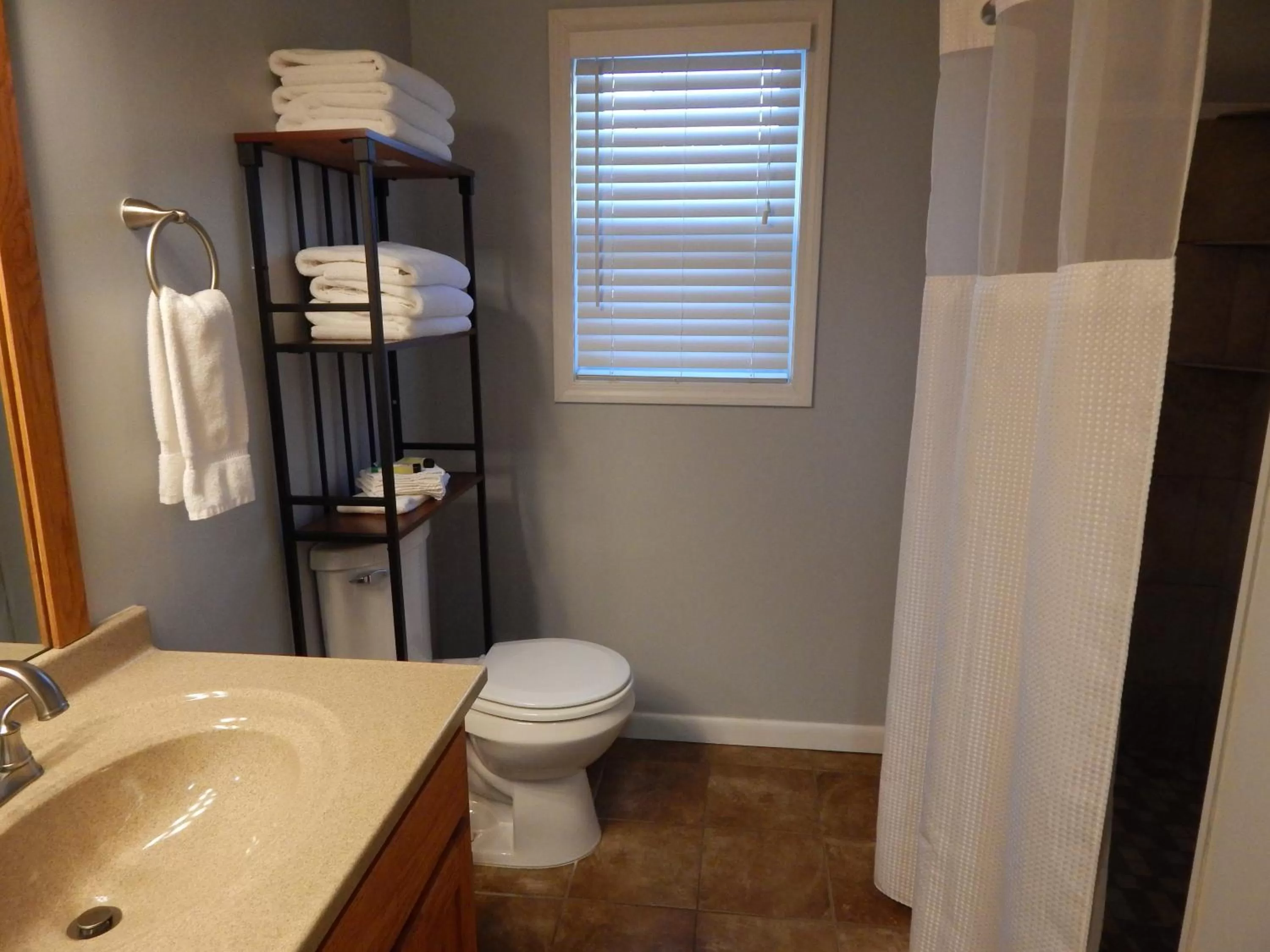 Bathroom in Sunset Motel