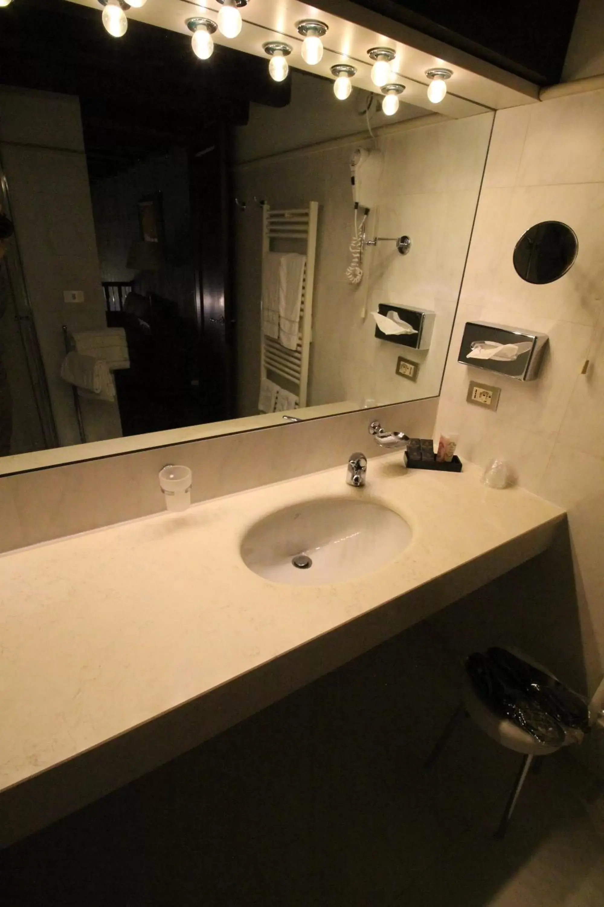 Bathroom in Hotel Palazzo Abadessa