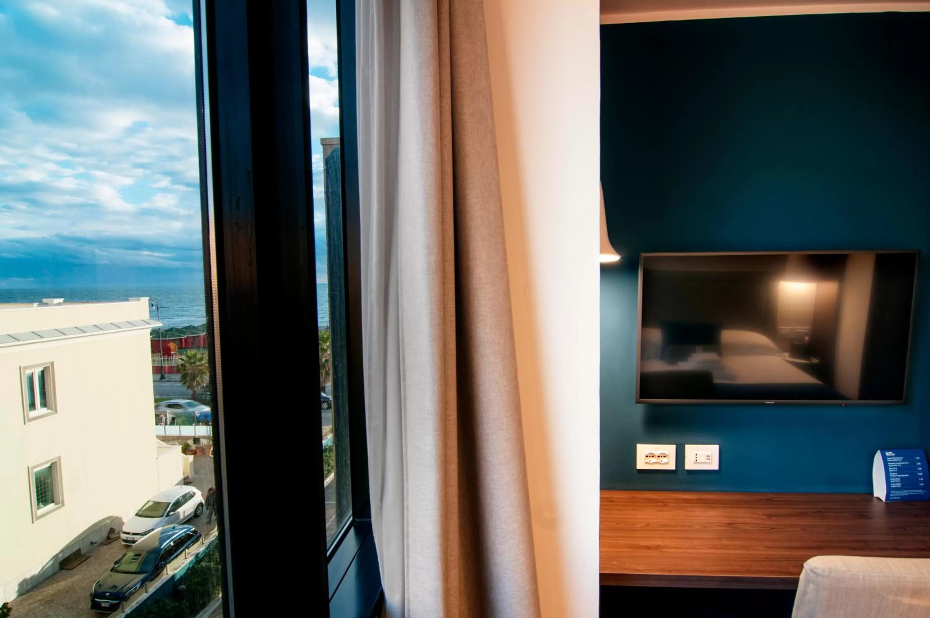 Bed in Fly Decó Hotel