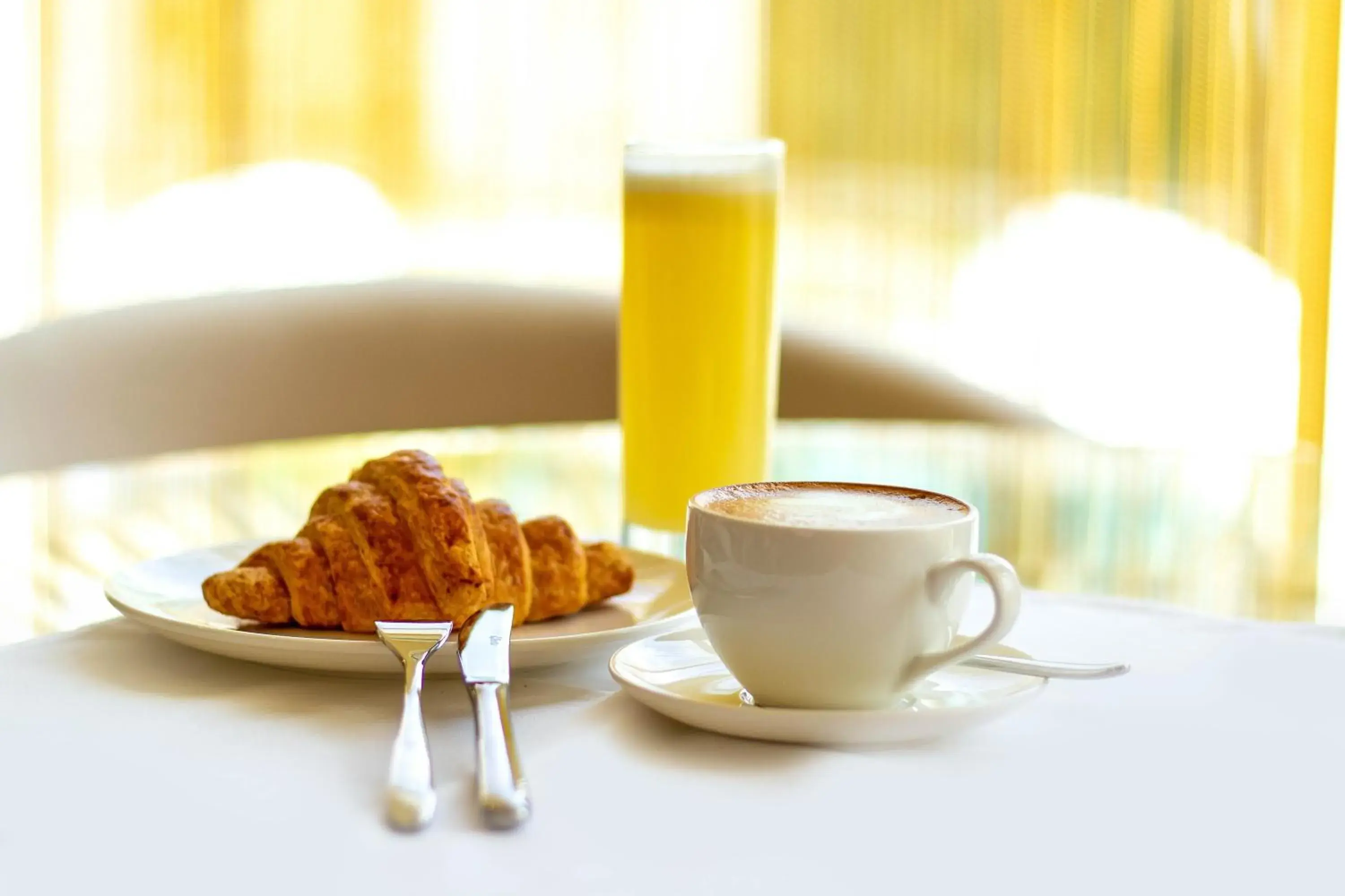 Breakfast in Number One Oxford Street Hotel & Suites