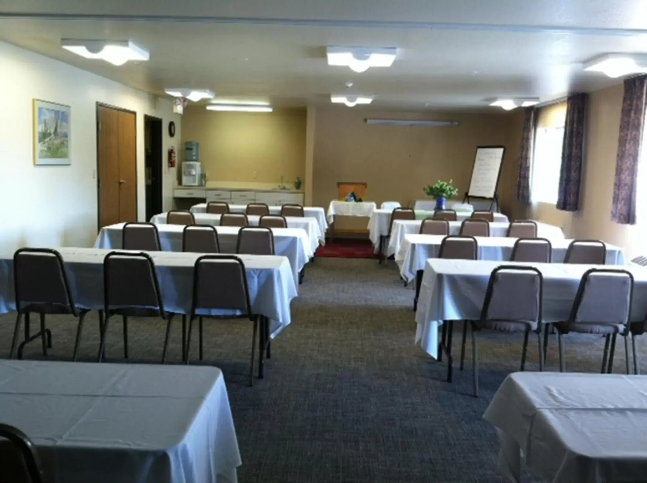 Banquet/Function facilities in Coast Hilltop Inn