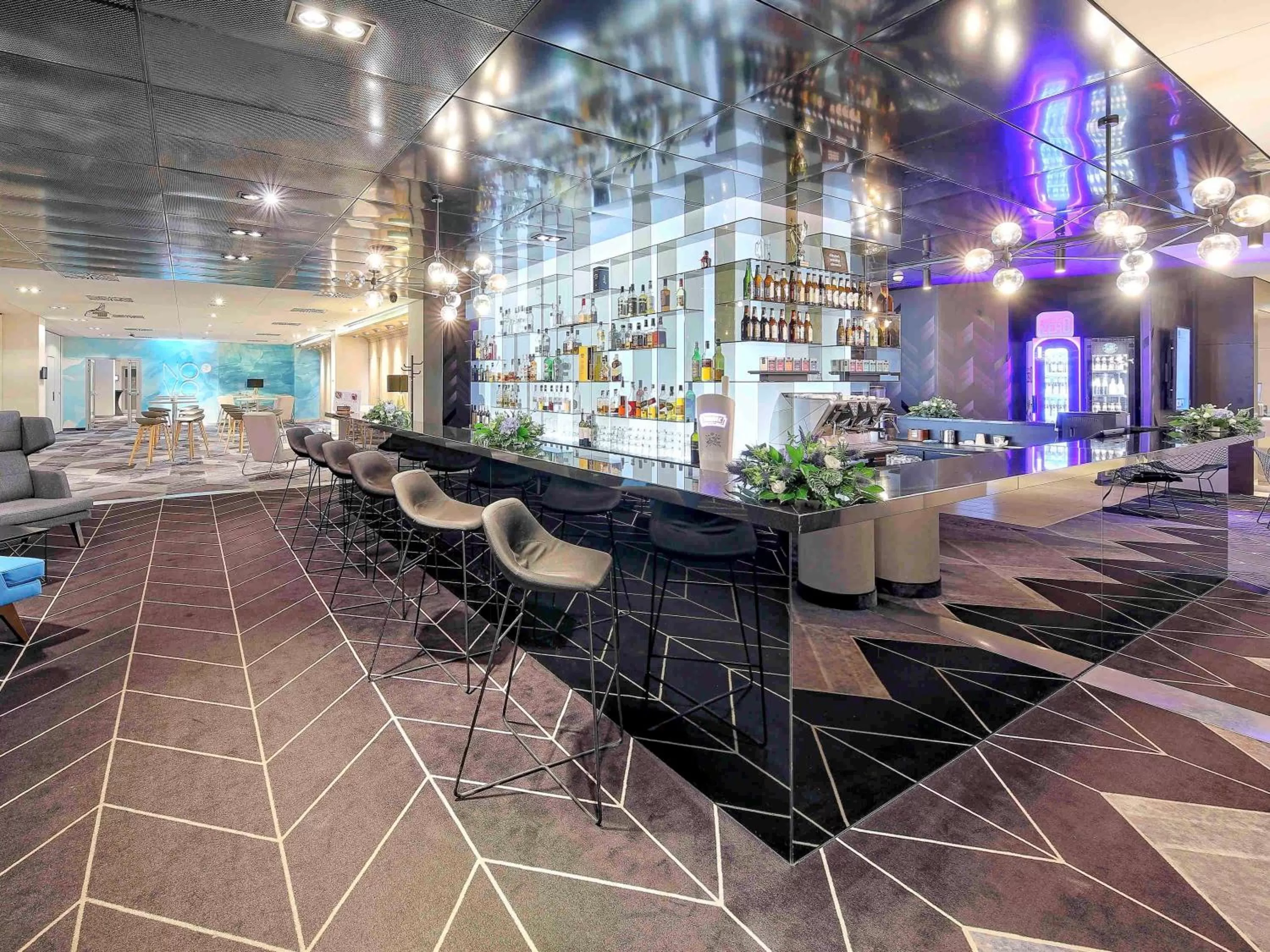 Lounge or bar in Novotel Katowice Centrum