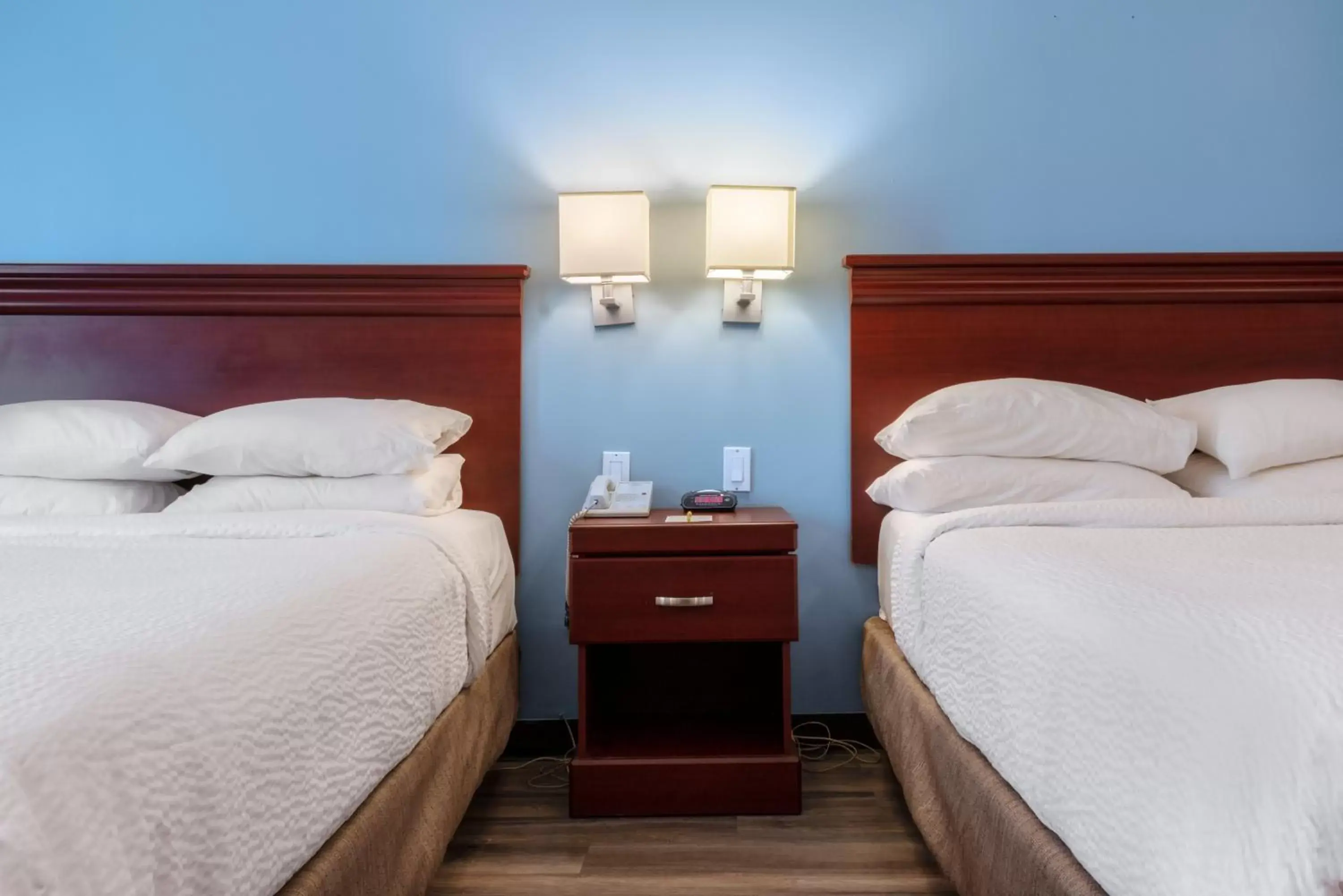 Bed in Premier Inn & Suites - Downtown Hamilton