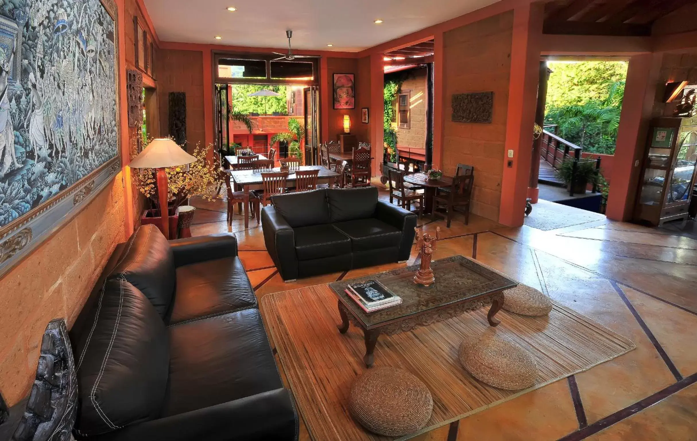 Communal lounge/ TV room in Hotel Casa San Pancho