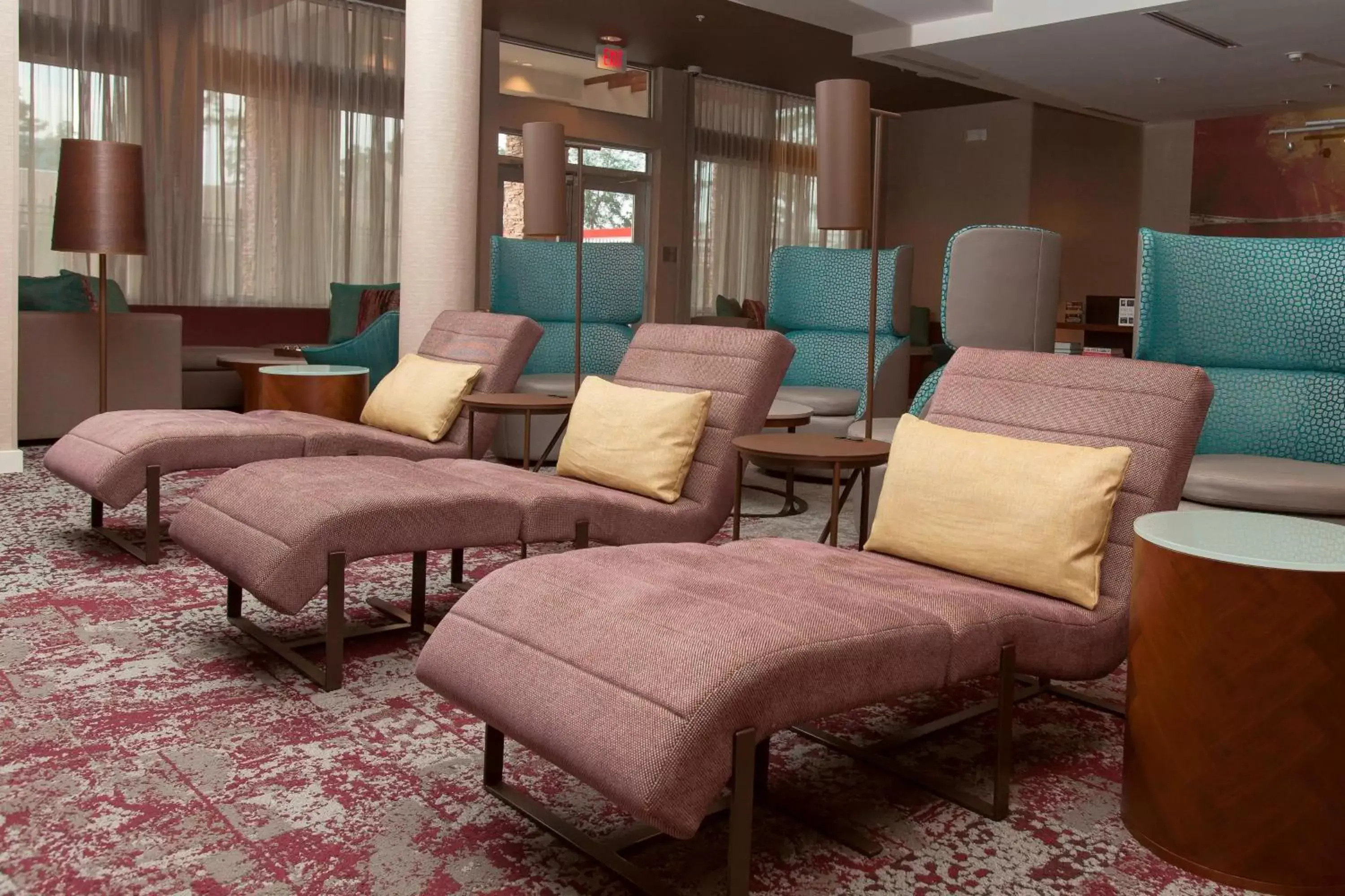 Lounge or bar, Seating Area in Courtyard by Marriott Houston Springwoods Village