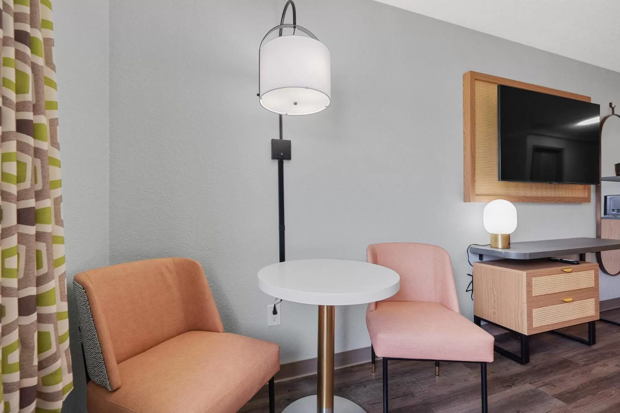 Garibaldi Inn at the Bay