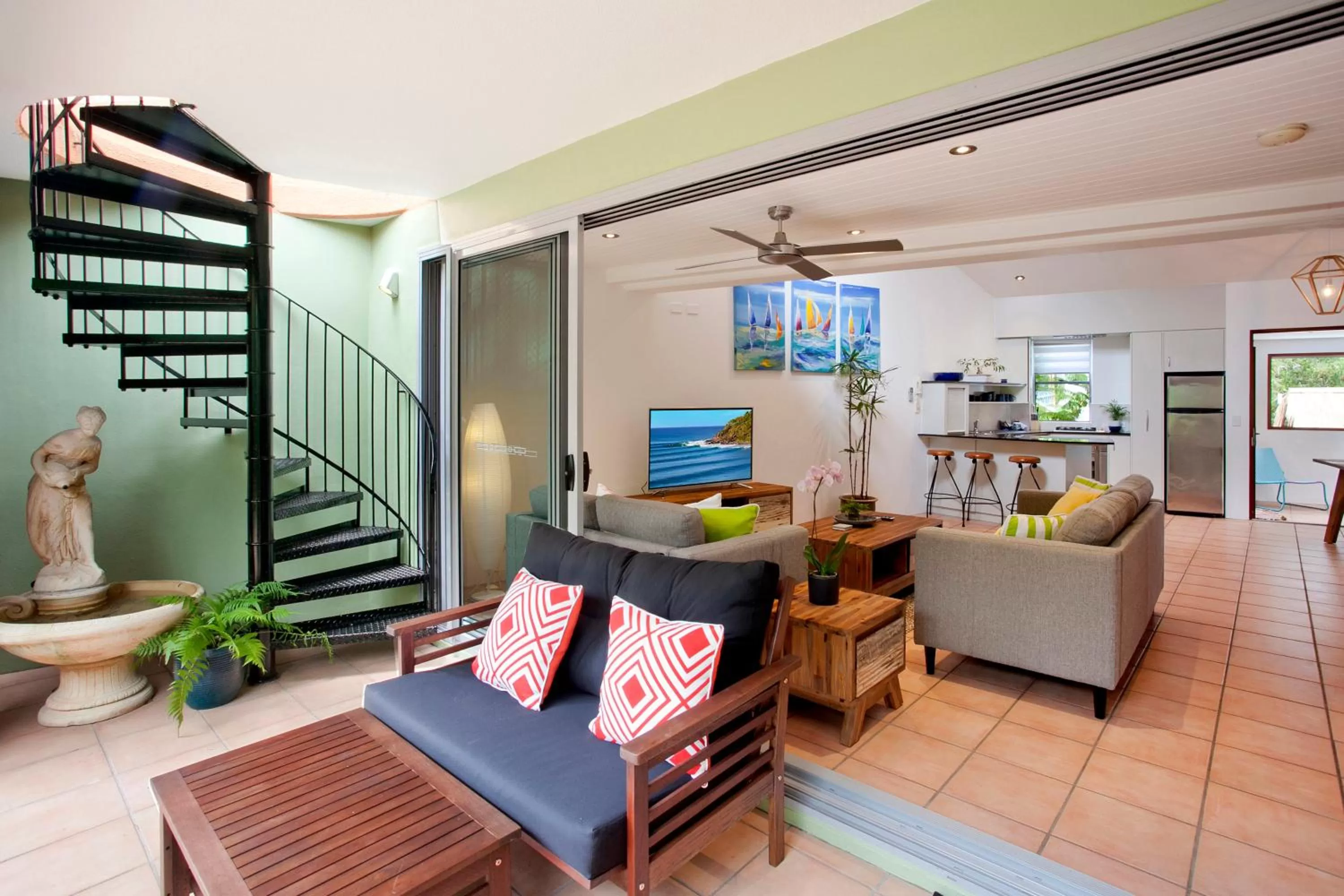 Patio, Seating Area in L'Auberge Noosa