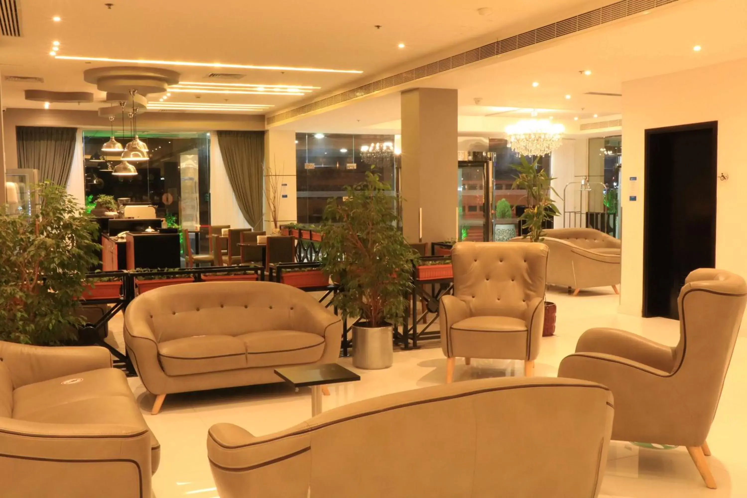 Lobby or reception, Lounge/Bar in Best Western Premier Muscat