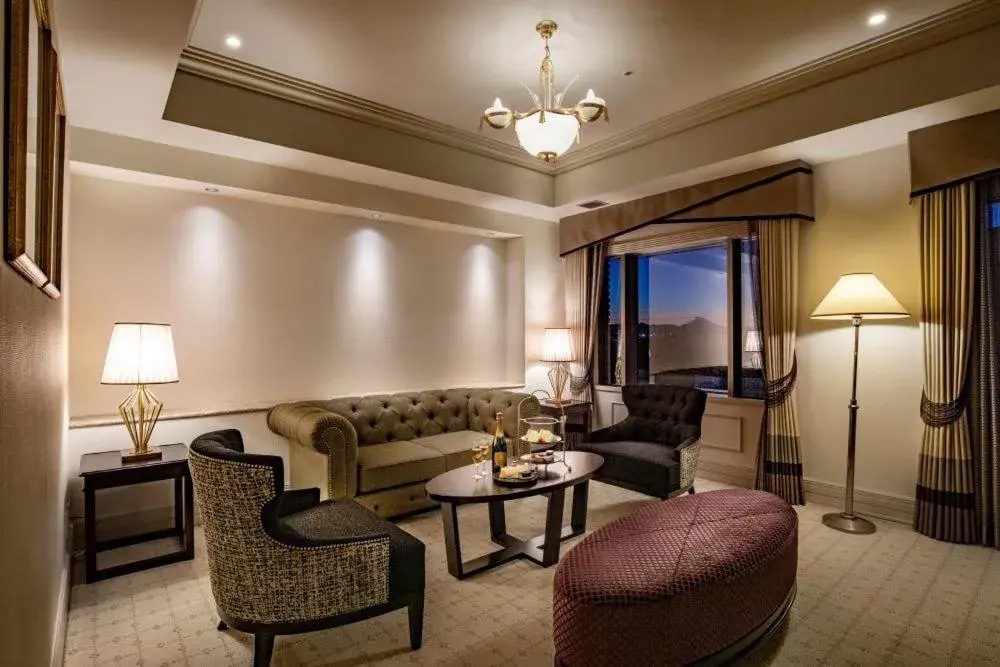 Living room, Seating Area in Hotel Cadenza Tokyo