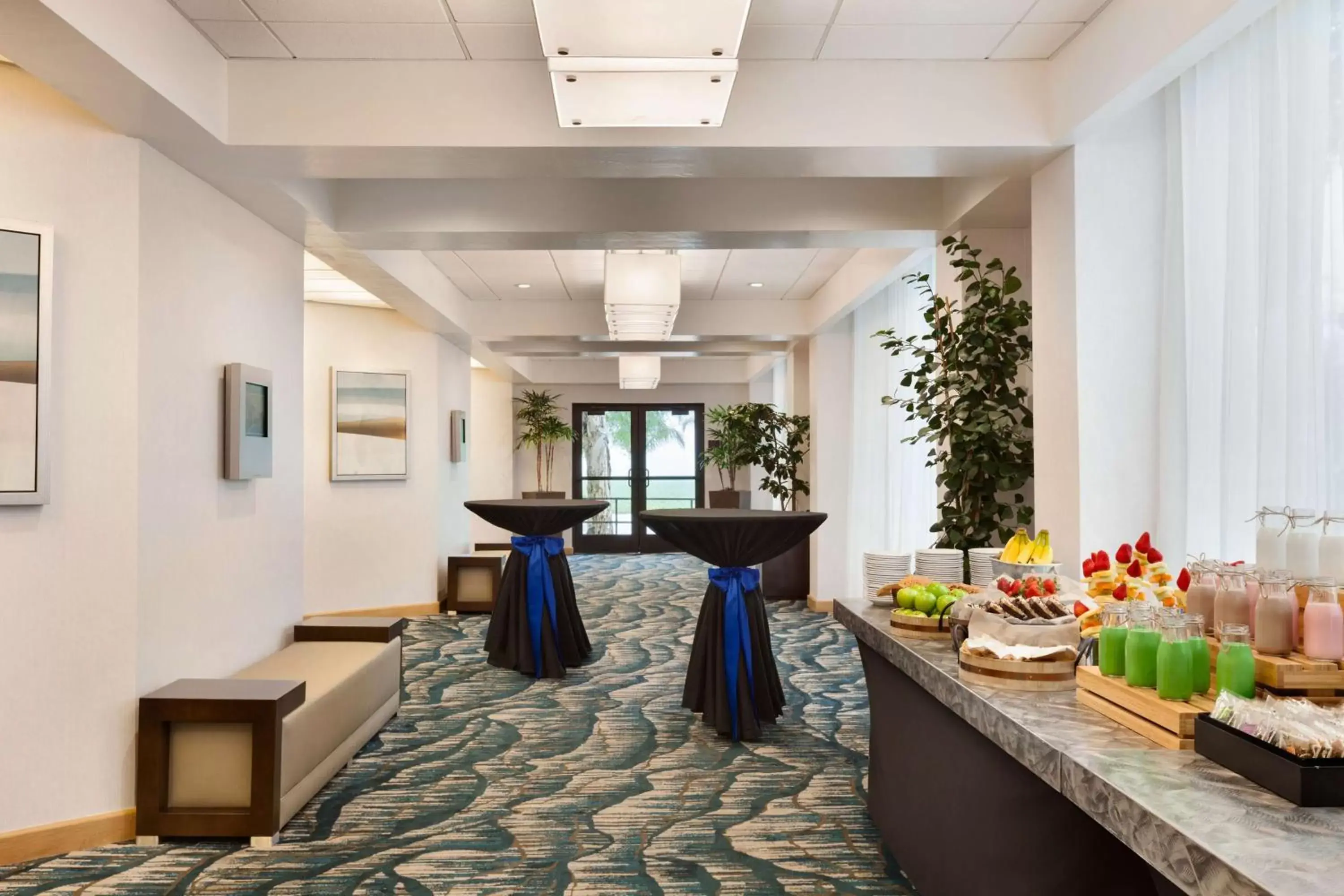 Lobby or reception in Embassy Suites San Luis Obispo