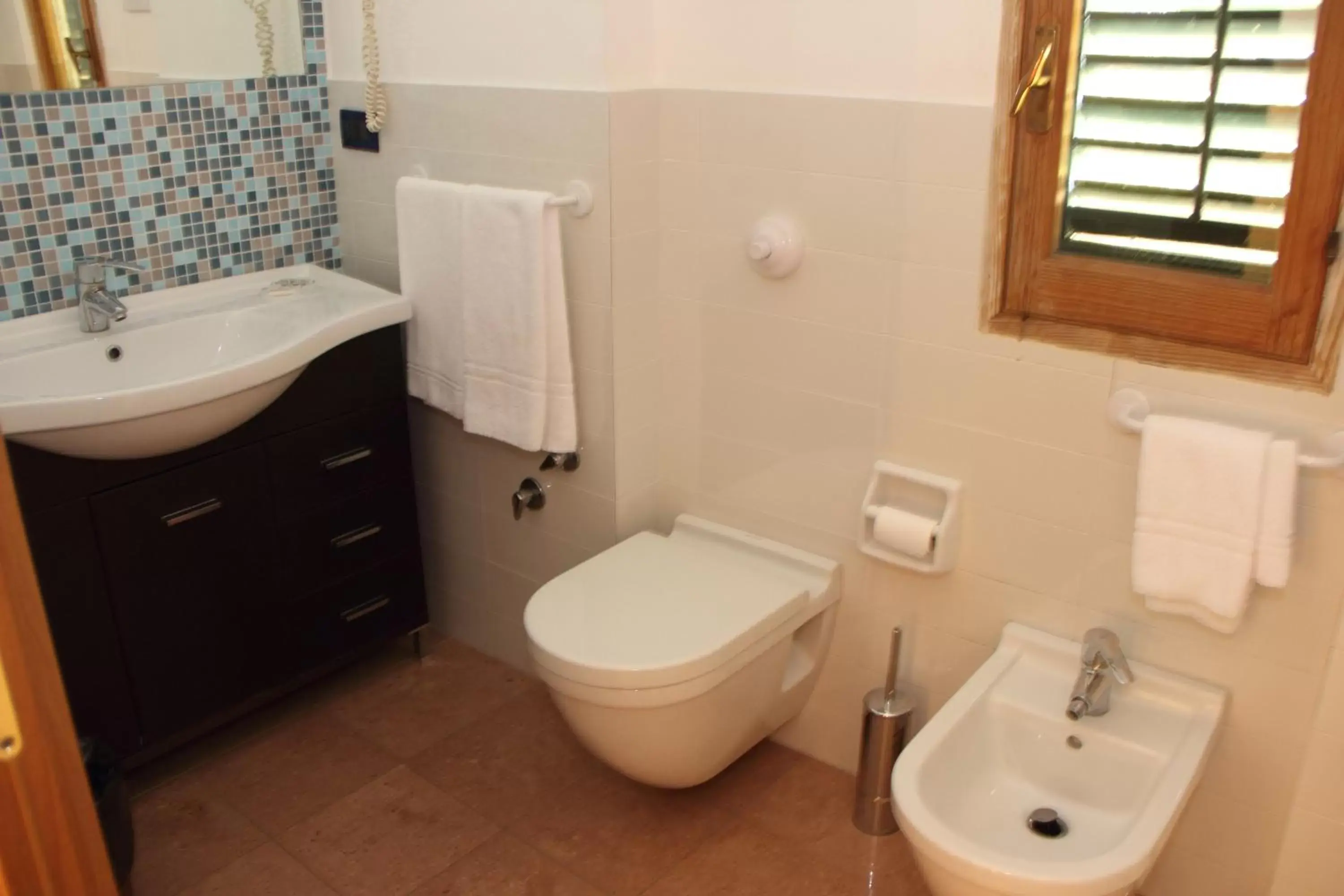 Toilet, Bathroom in Hotel Villa Archirafi