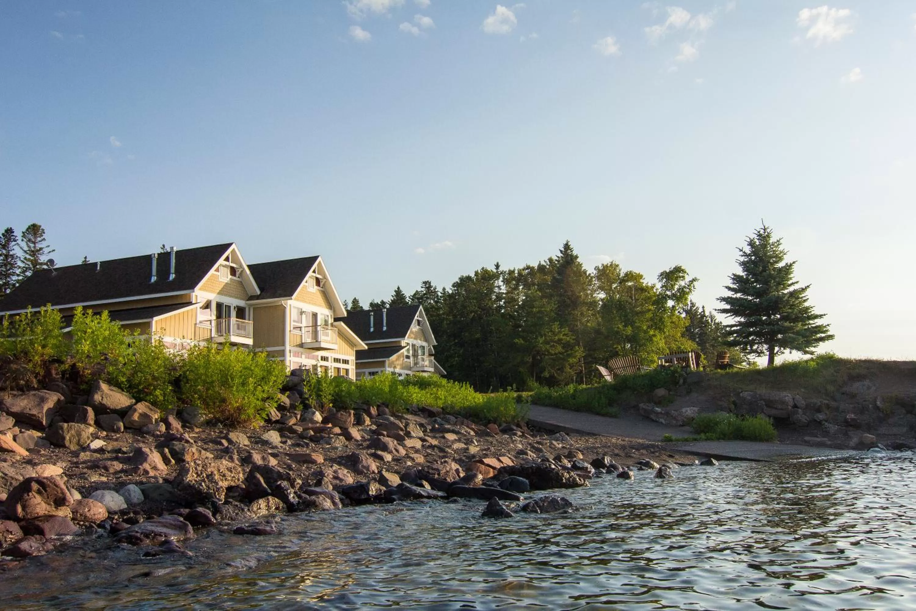 Lake view, Property Building in Larsmont Cottages