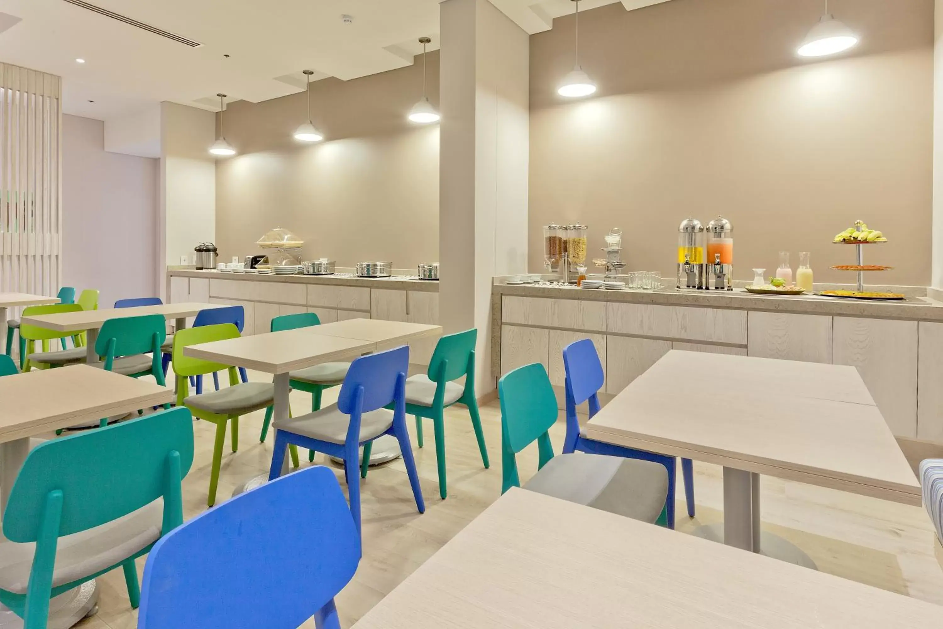 Breakfast, Restaurant/Places to Eat in Holiday Inn Express Yopal, an IHG Hotel