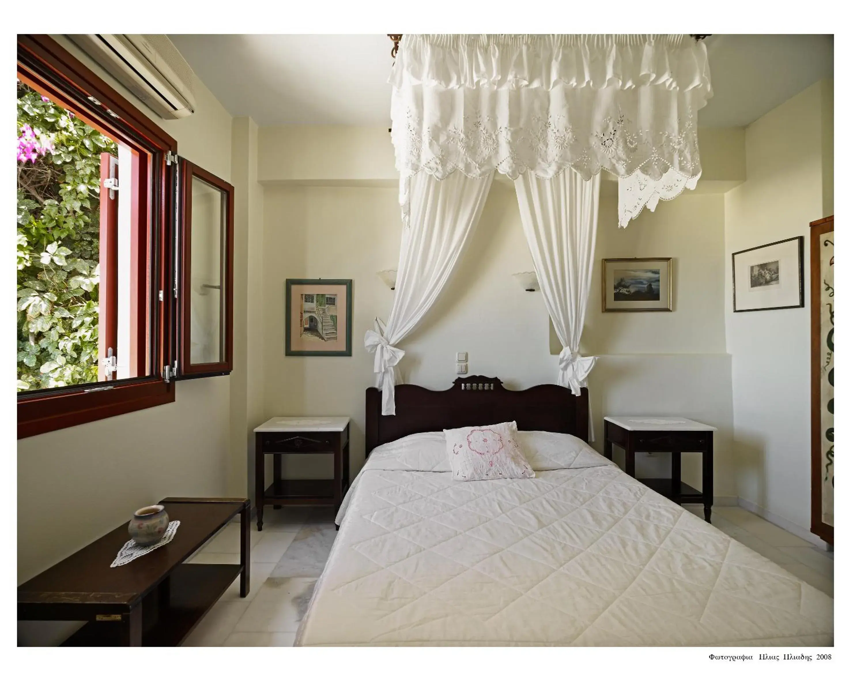 Bedroom, Bed in Chateau Zevgoli