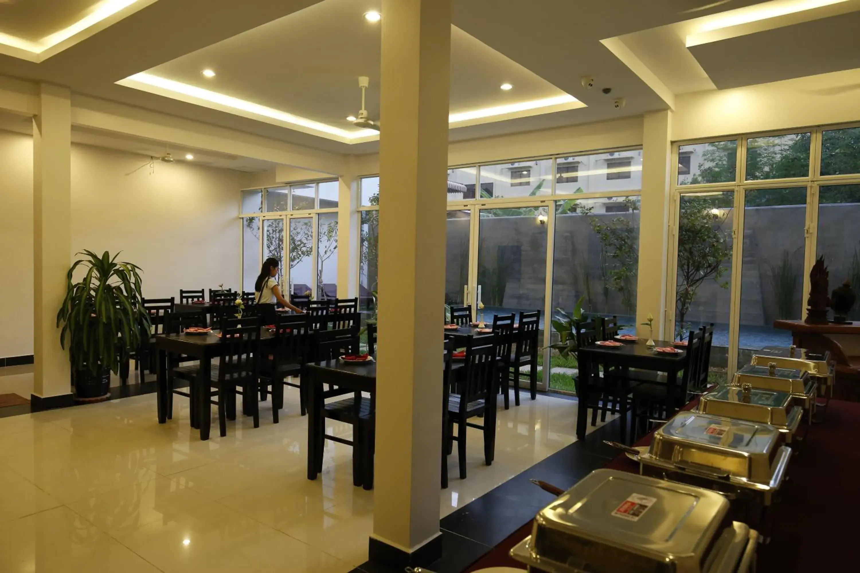 Restaurant/Places to Eat in Holy Angkor Hotel