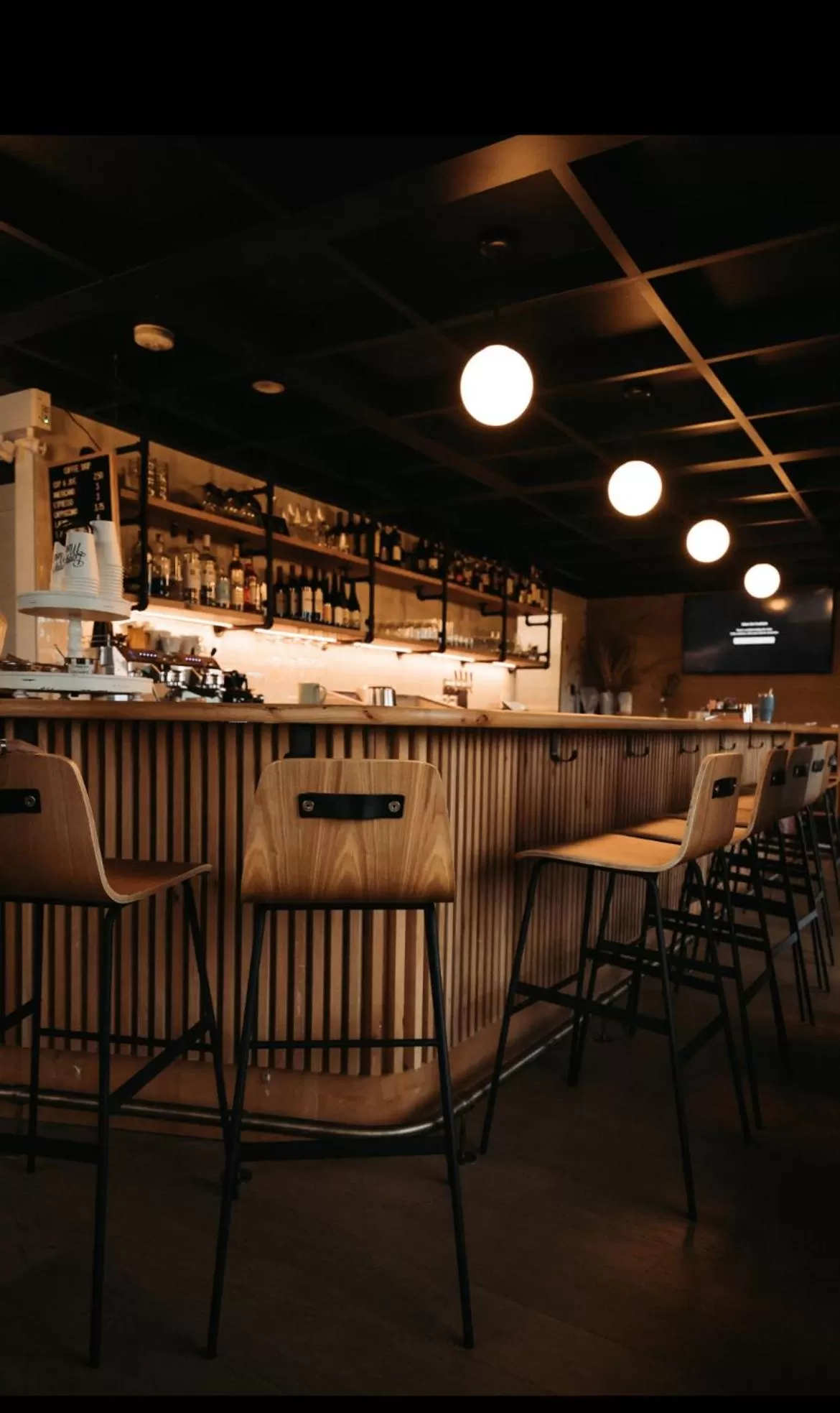 Restaurant/places to eat in Penny's Motel