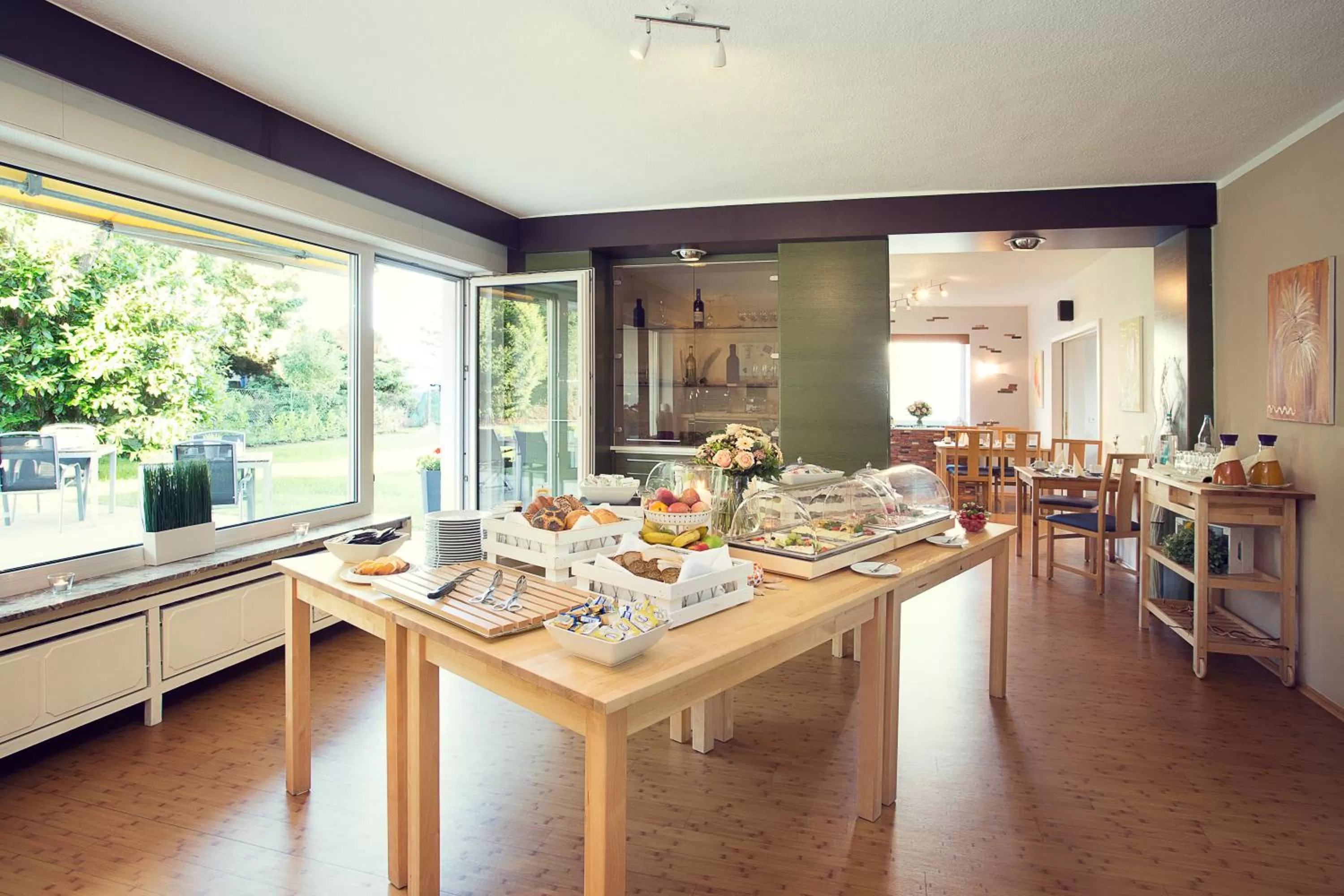 Restaurant/places to eat in Hotel Löwenguth - Das freundliche gemütliche Budget Hotel