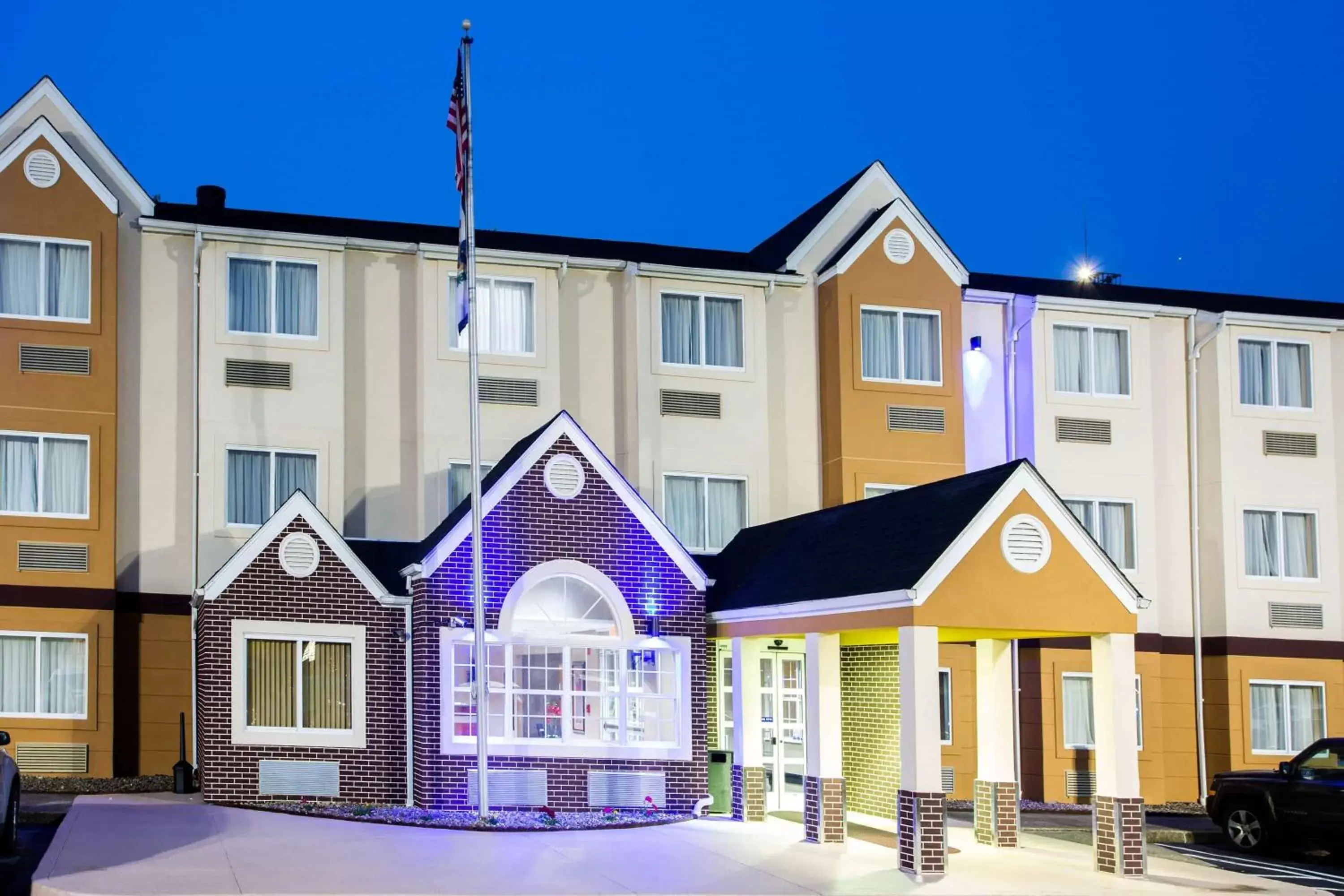 Property Building in Microtel Inn & Suites by Wyndham Charleston