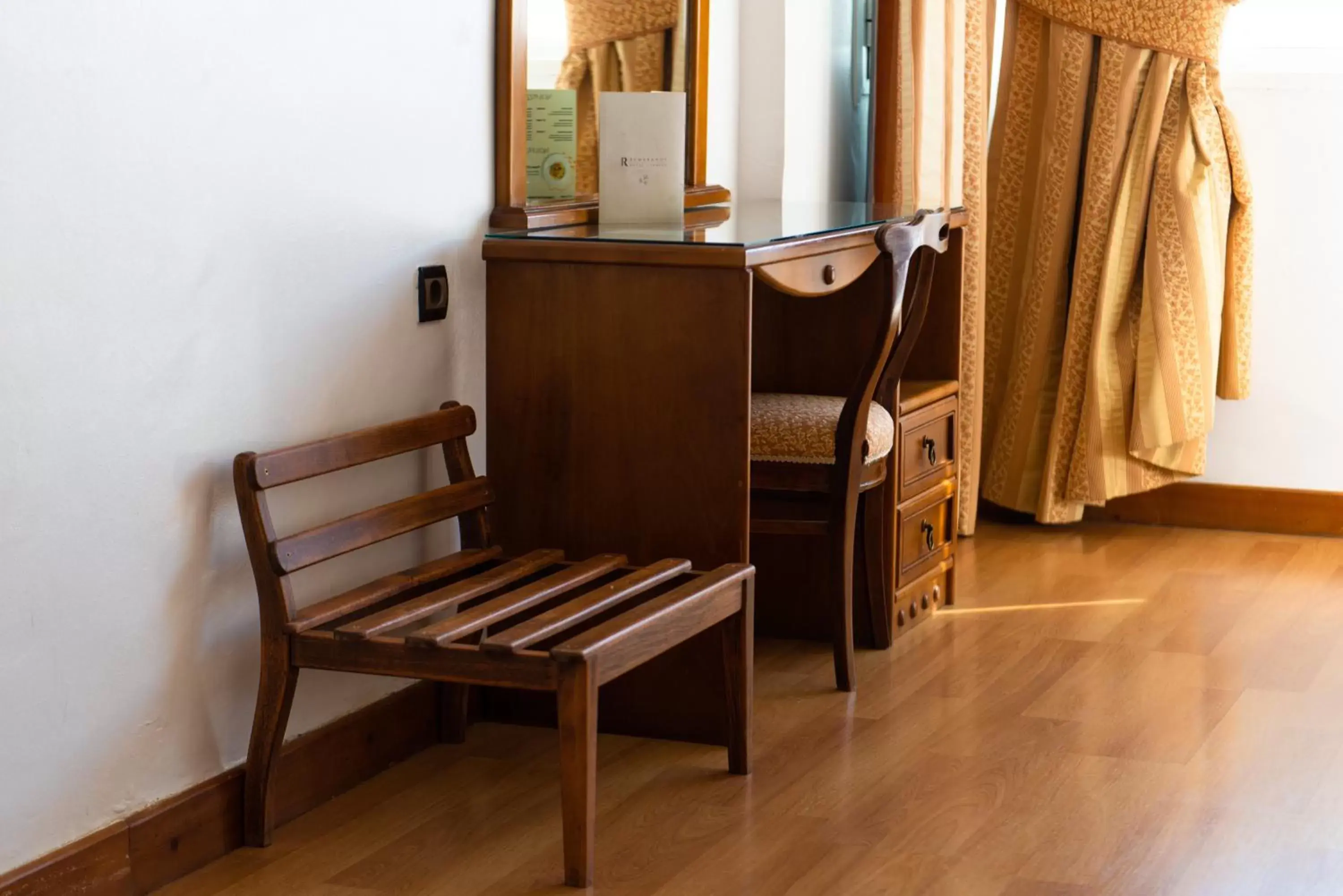 Seating Area in Hôtel Rembrandt