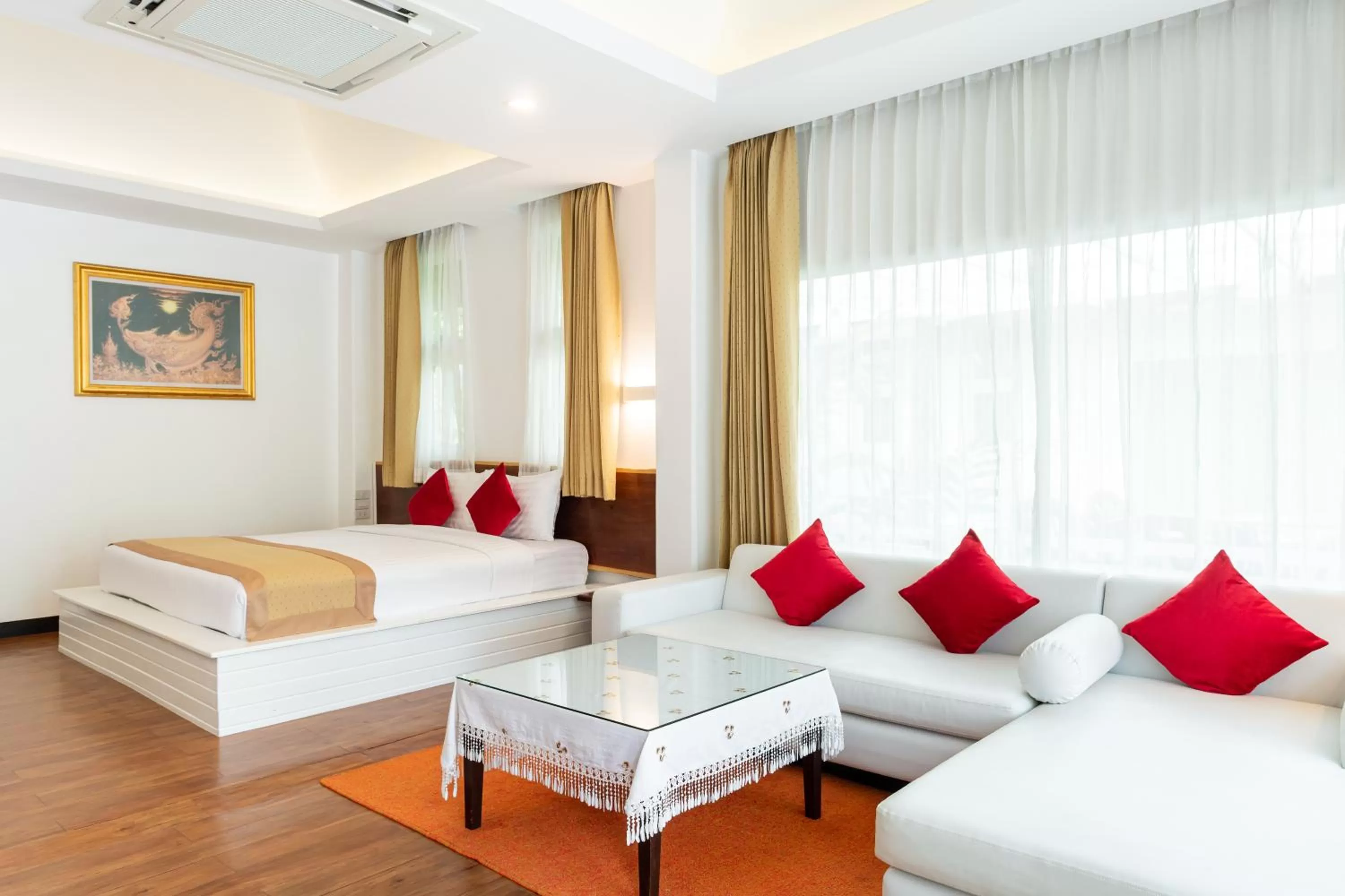 Photo of the whole room, Bed in Green View Village Resort