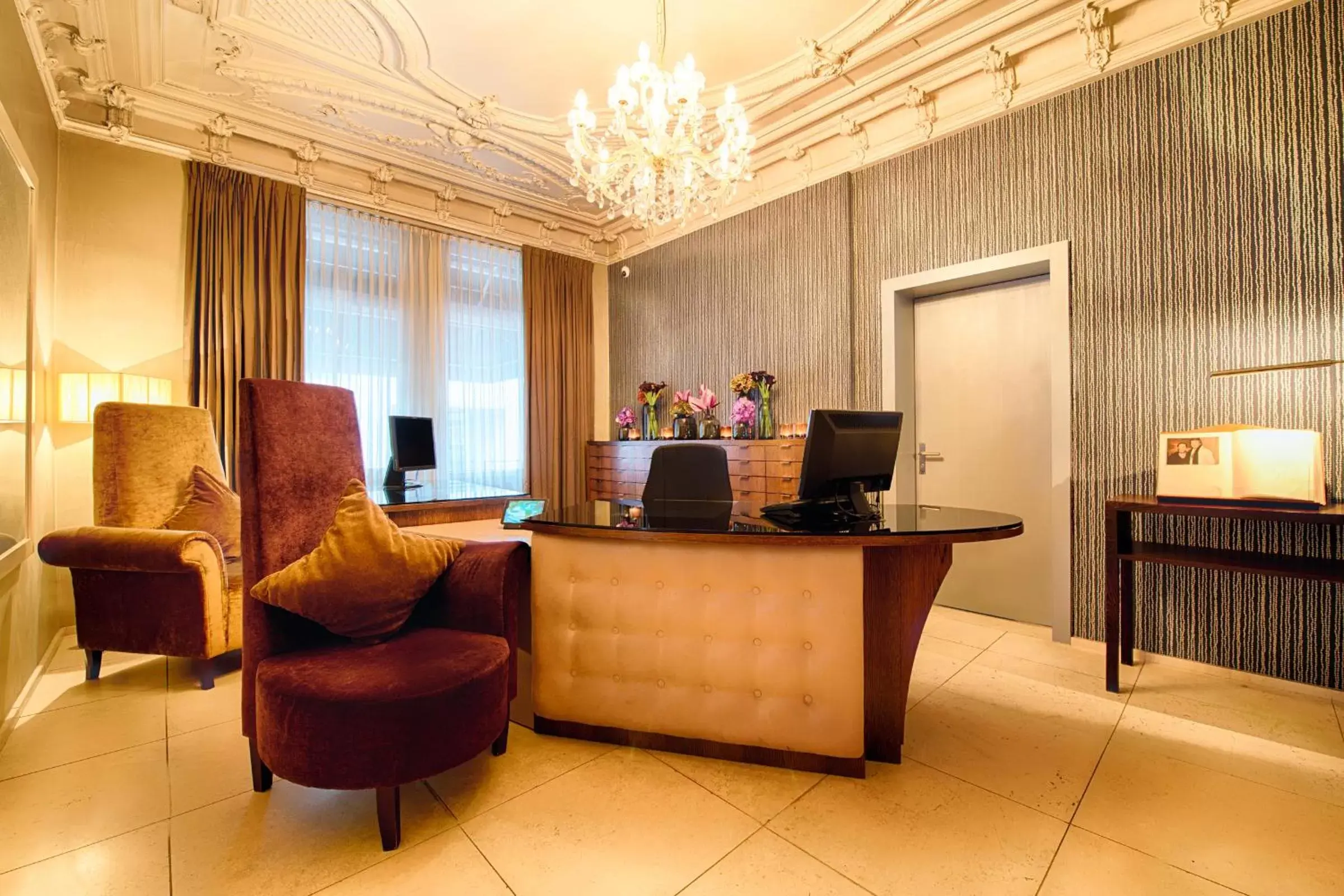 Lobby or reception, Lobby/Reception in Alden Suite Hotel Splügenschloss Zurich