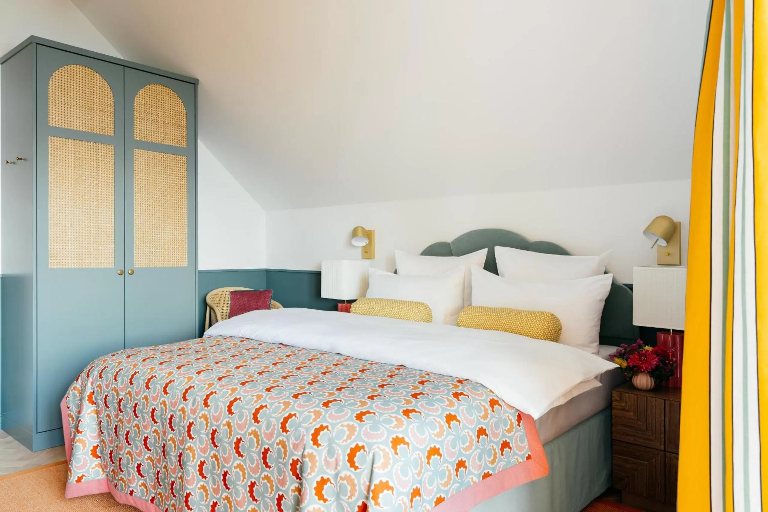 Photo of the whole room, Bed in Villa Alma - a lakeside Boutique Hotel